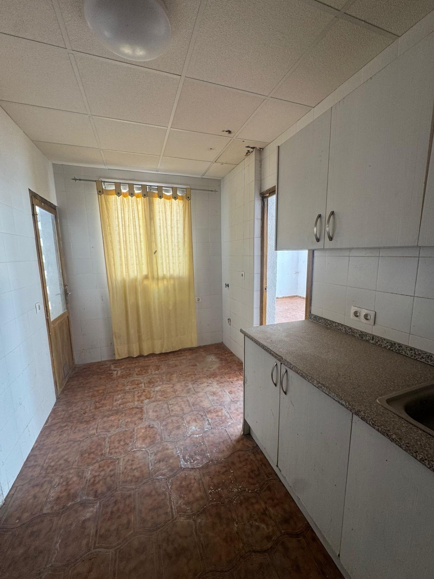 Master bedroom in apartment for sale in Guardamar del Segura