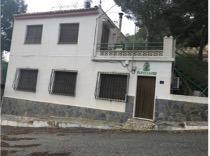 Discover this exceptional resort in the Sierra de Hurchillo mountains, located in a privileged rural