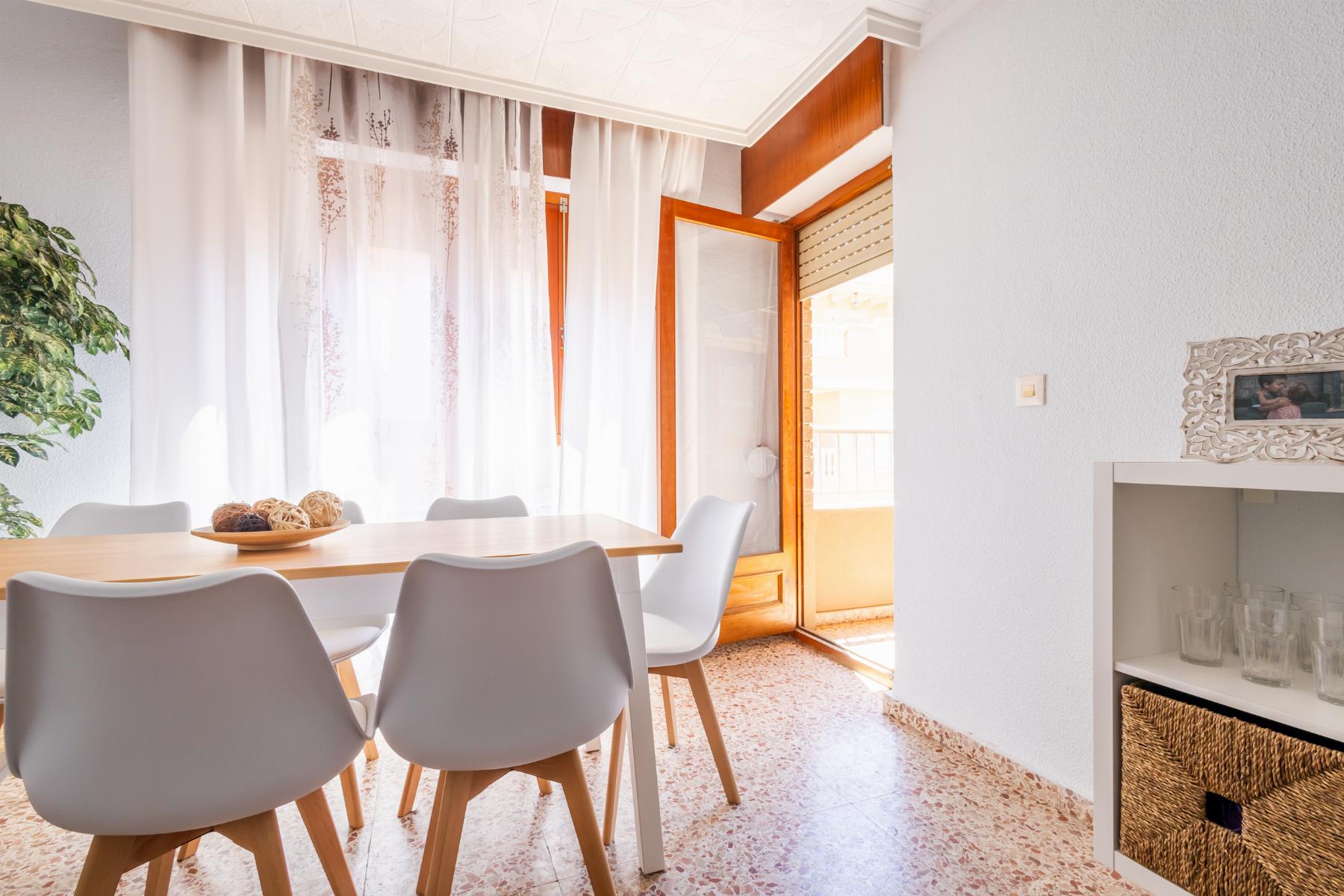 Bedroom in apartment for sale in Torrevieja