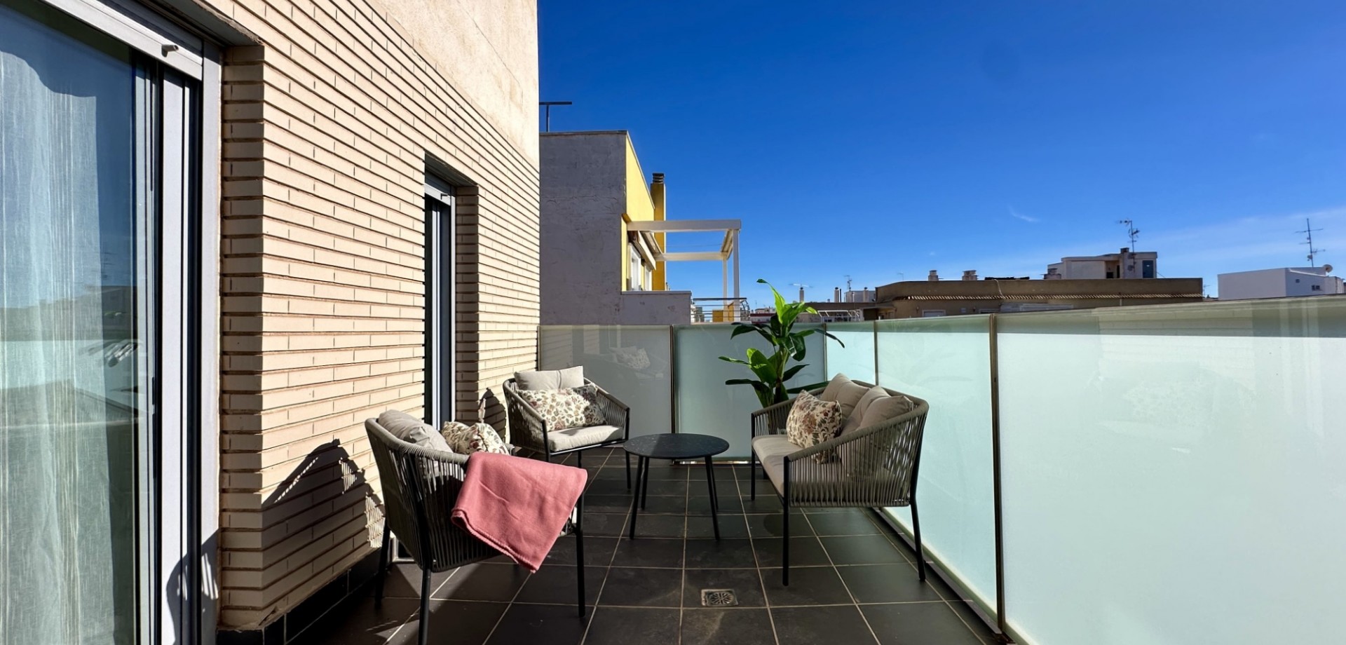 Terrace in apartment for sale in Torrevieja