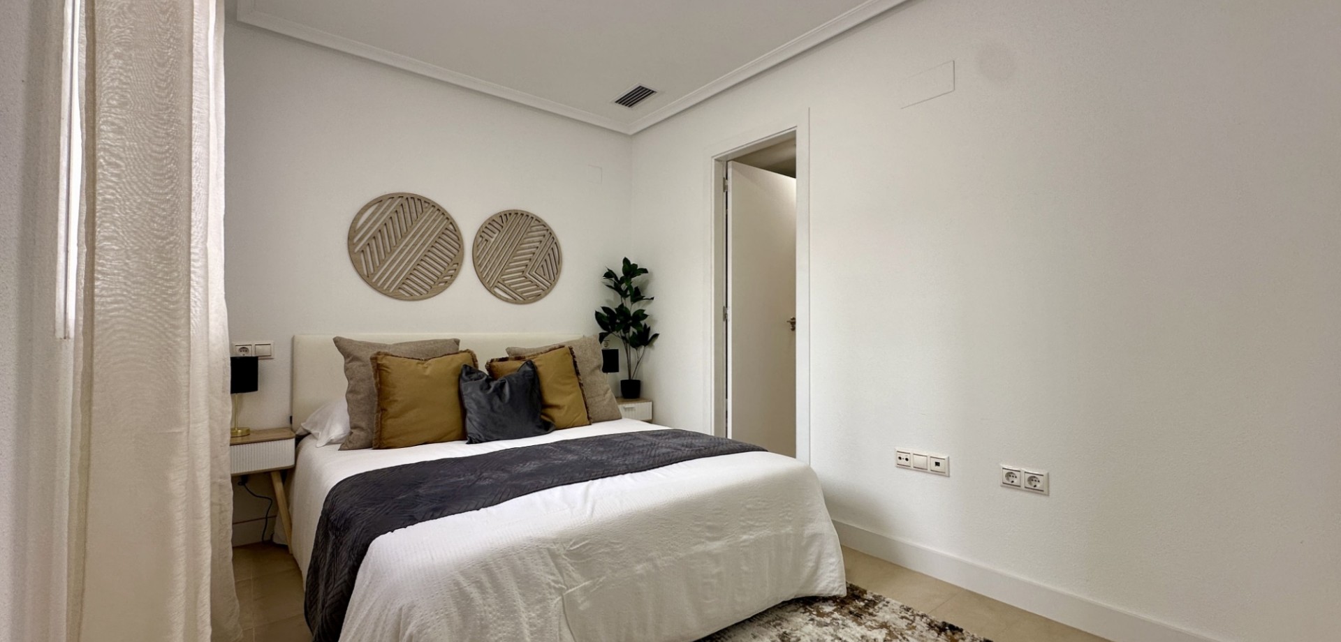 Pool area in apartment for sale in Torrevieja