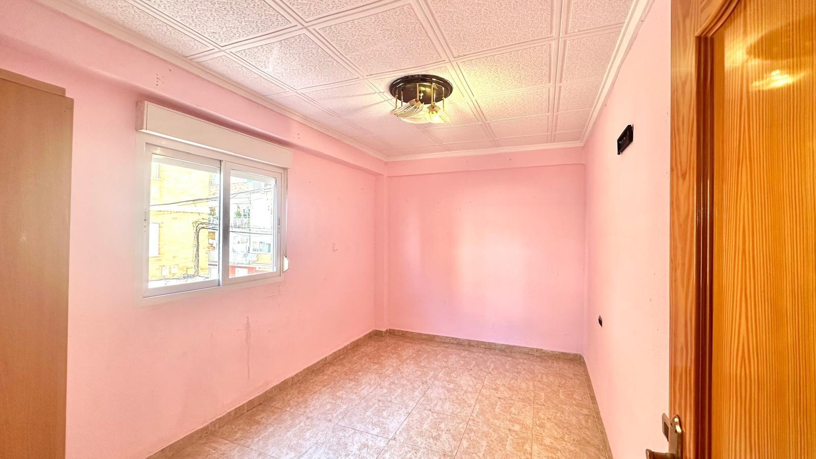 Master bedroom in apartment for sale in Torrevieja