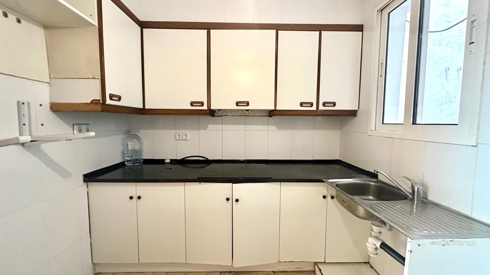 Master bedroom in apartment for sale in Torrevieja