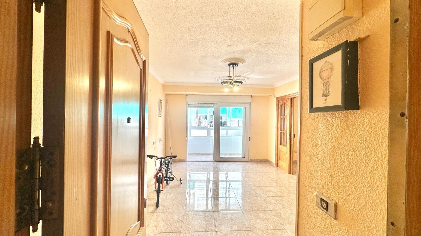 Bedroom in apartment for sale in Torrevieja