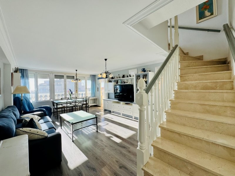 Dining area in penthouse for sale in La Mata