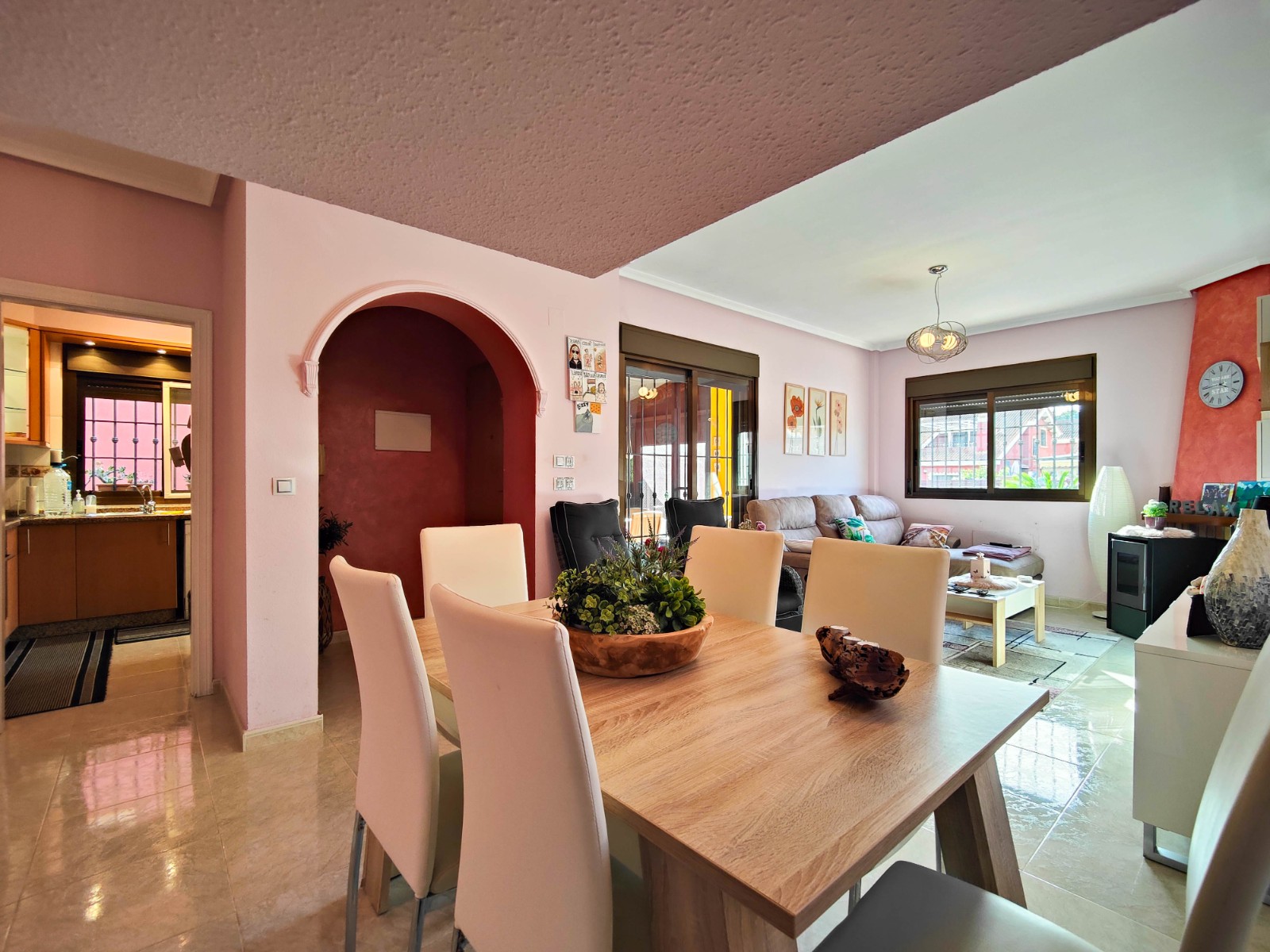 Garden in villa for sale in Guardamar del Segura