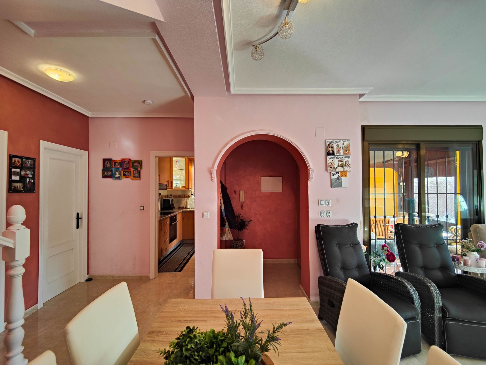 Master bedroom in villa for sale in Guardamar del Segura