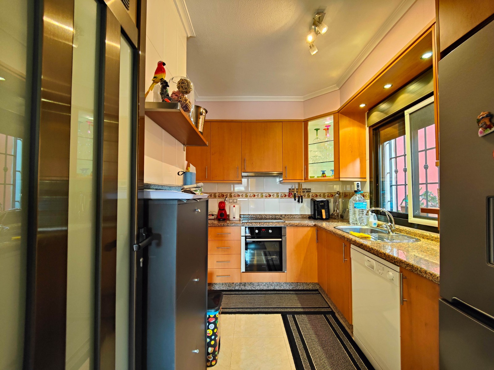 Terrace in villa for sale in Guardamar del Segura