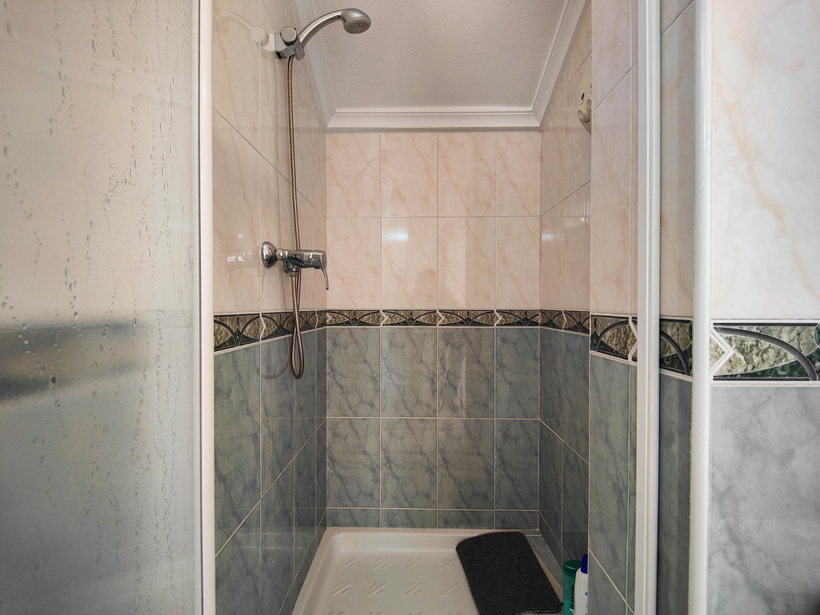 Bedroom in villa for sale in Guardamar del Segura