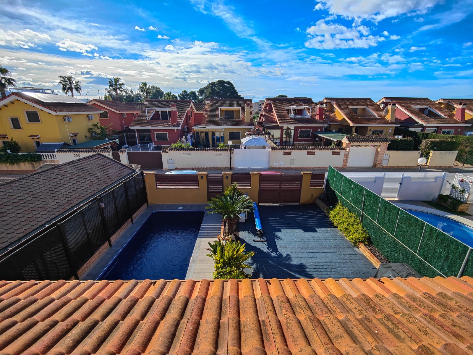 Terrace in villa for sale in Guardamar del Segura