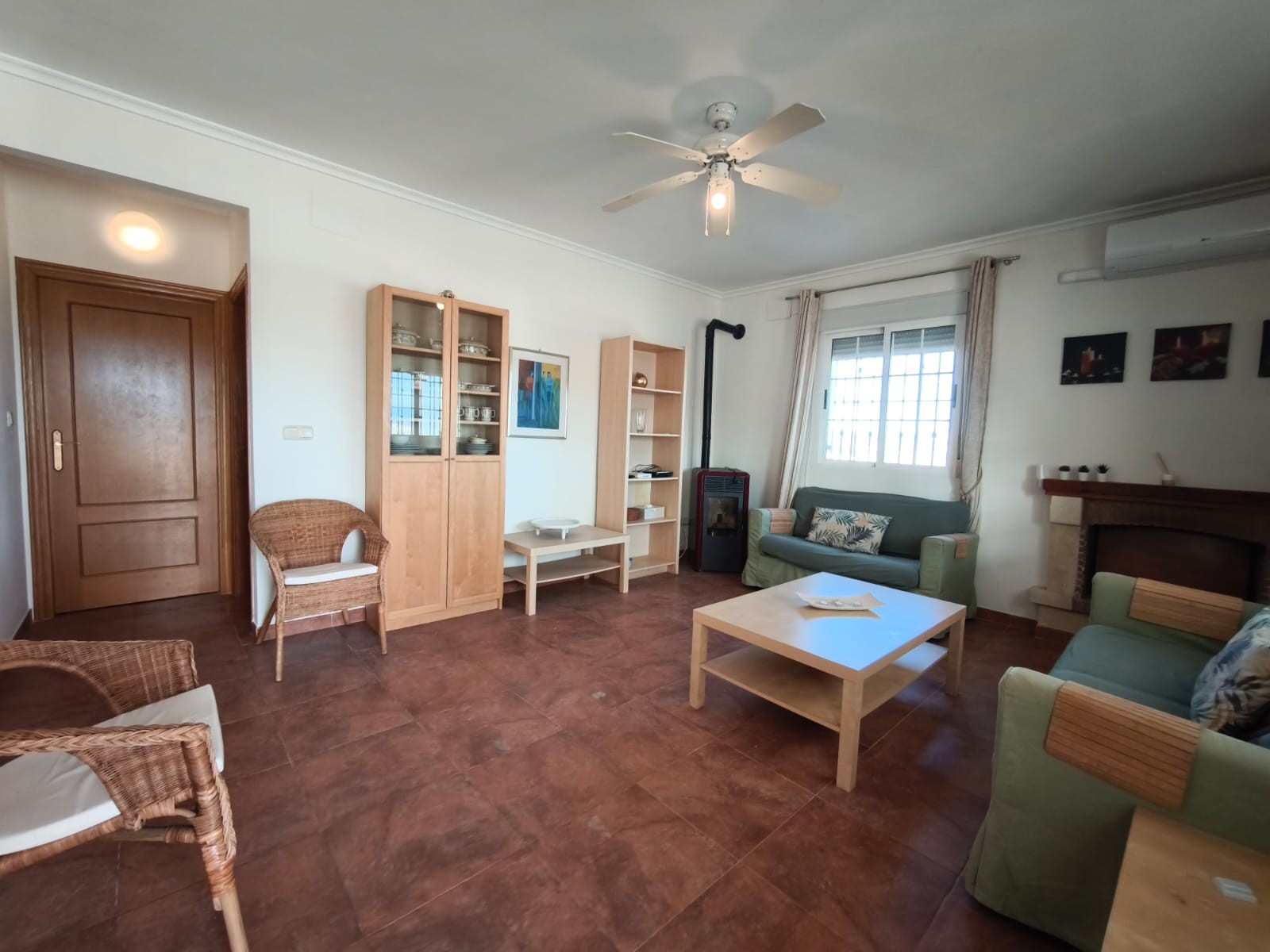 Pool area in villa for sale in Hondon de los Frailes
