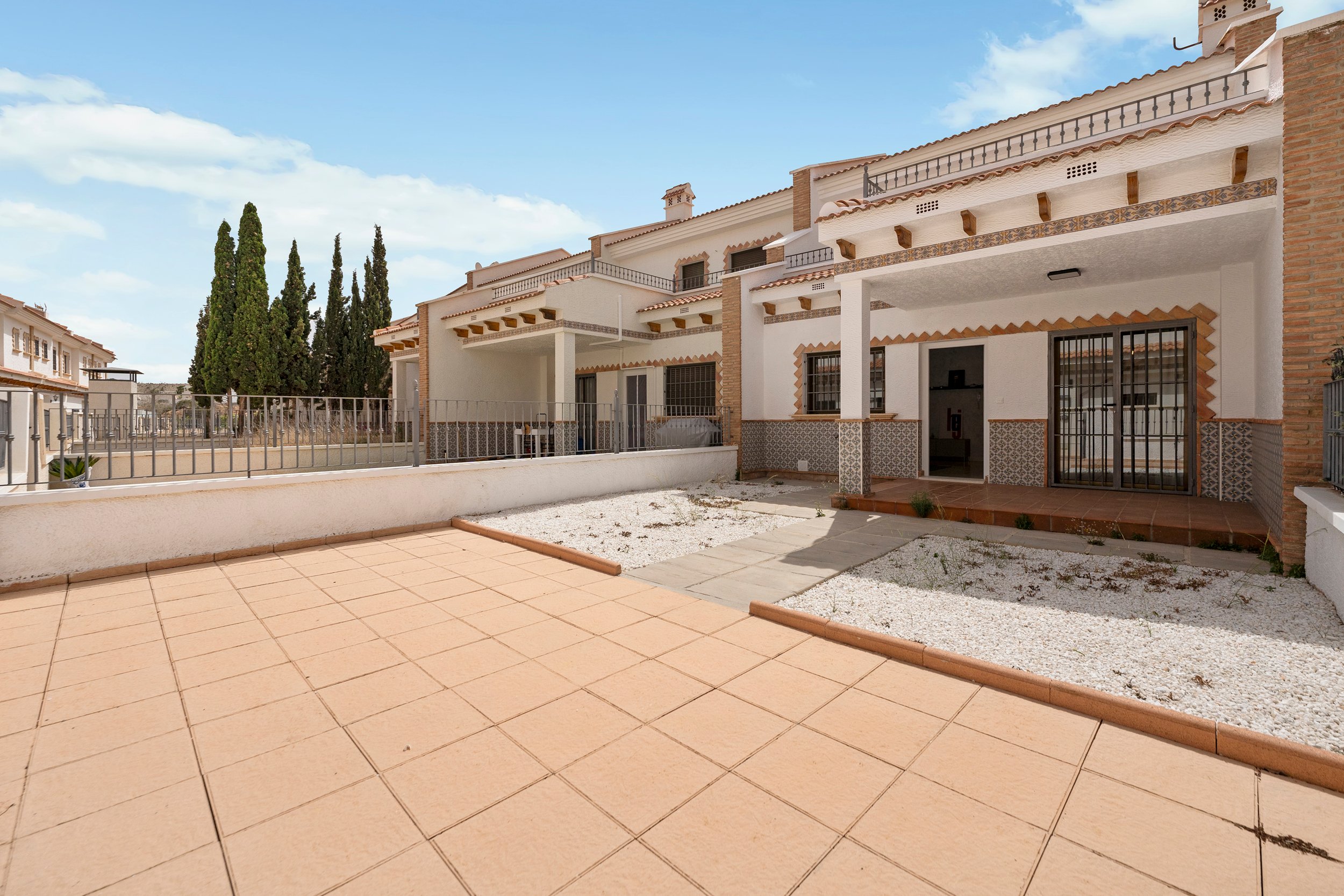 Modern Renovated Townhouse for Sale in Mirador de San Miguel, Costa Blanca South Discover this beaut