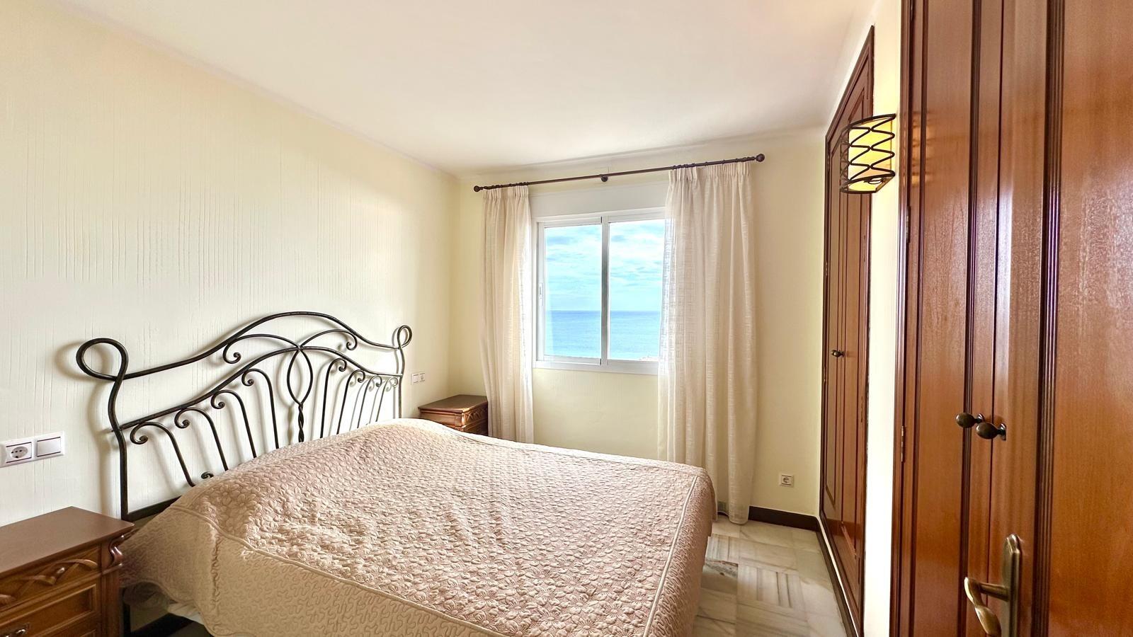 Master bedroom in apartment for sale in Torrevieja
