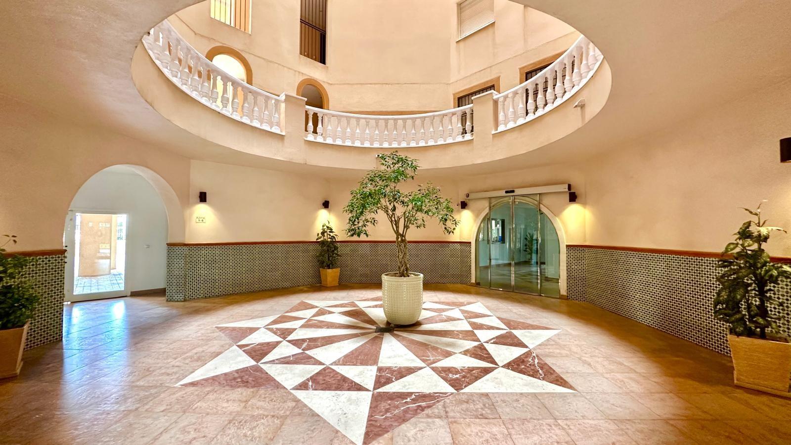 Terrace in apartment for sale in Torrevieja