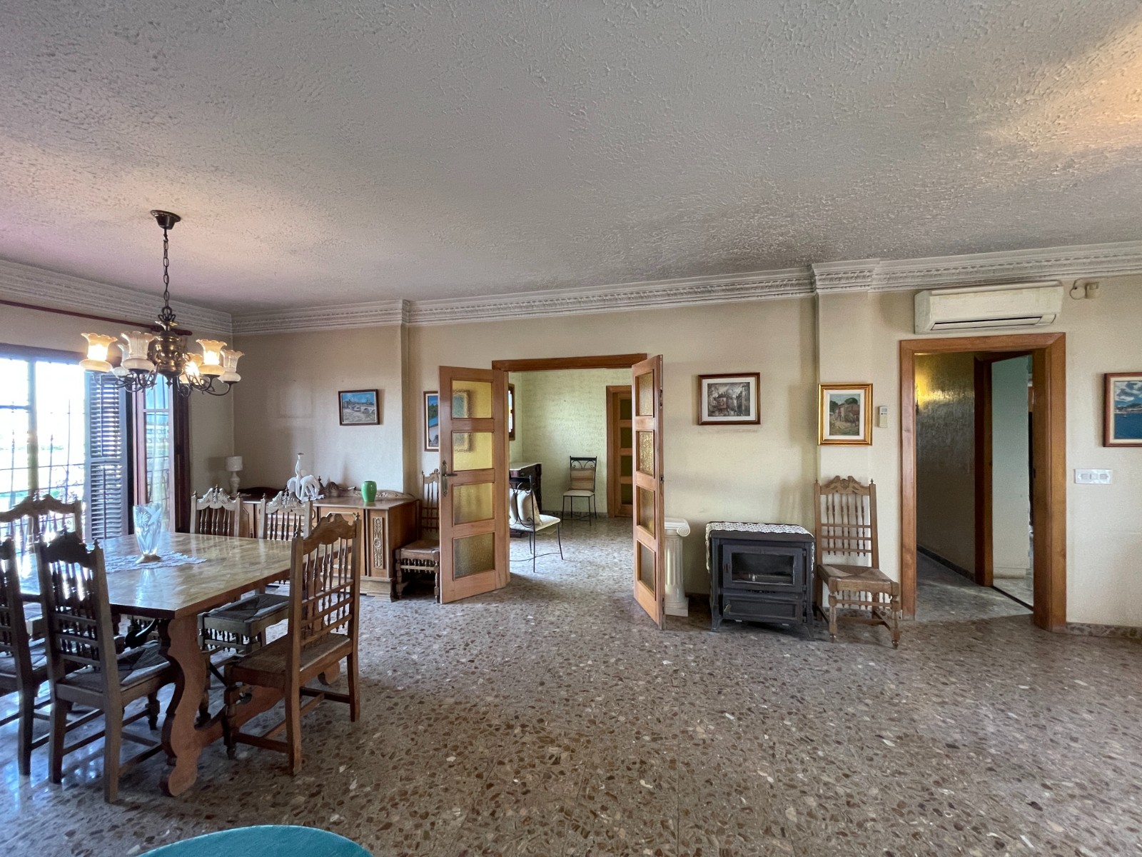 Master bedroom in villa for sale in Benejuzar