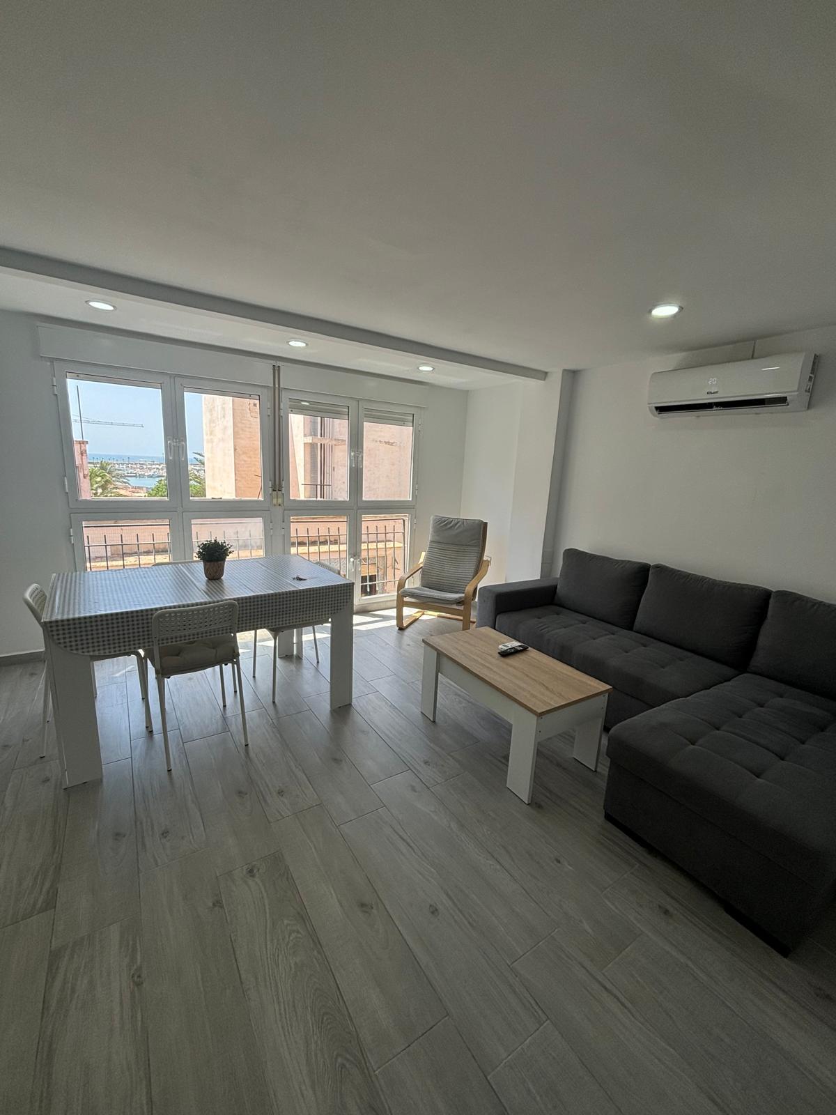 Bright apartment with sea, harbour and leisure area views – fully renovatedThis bright apartment for