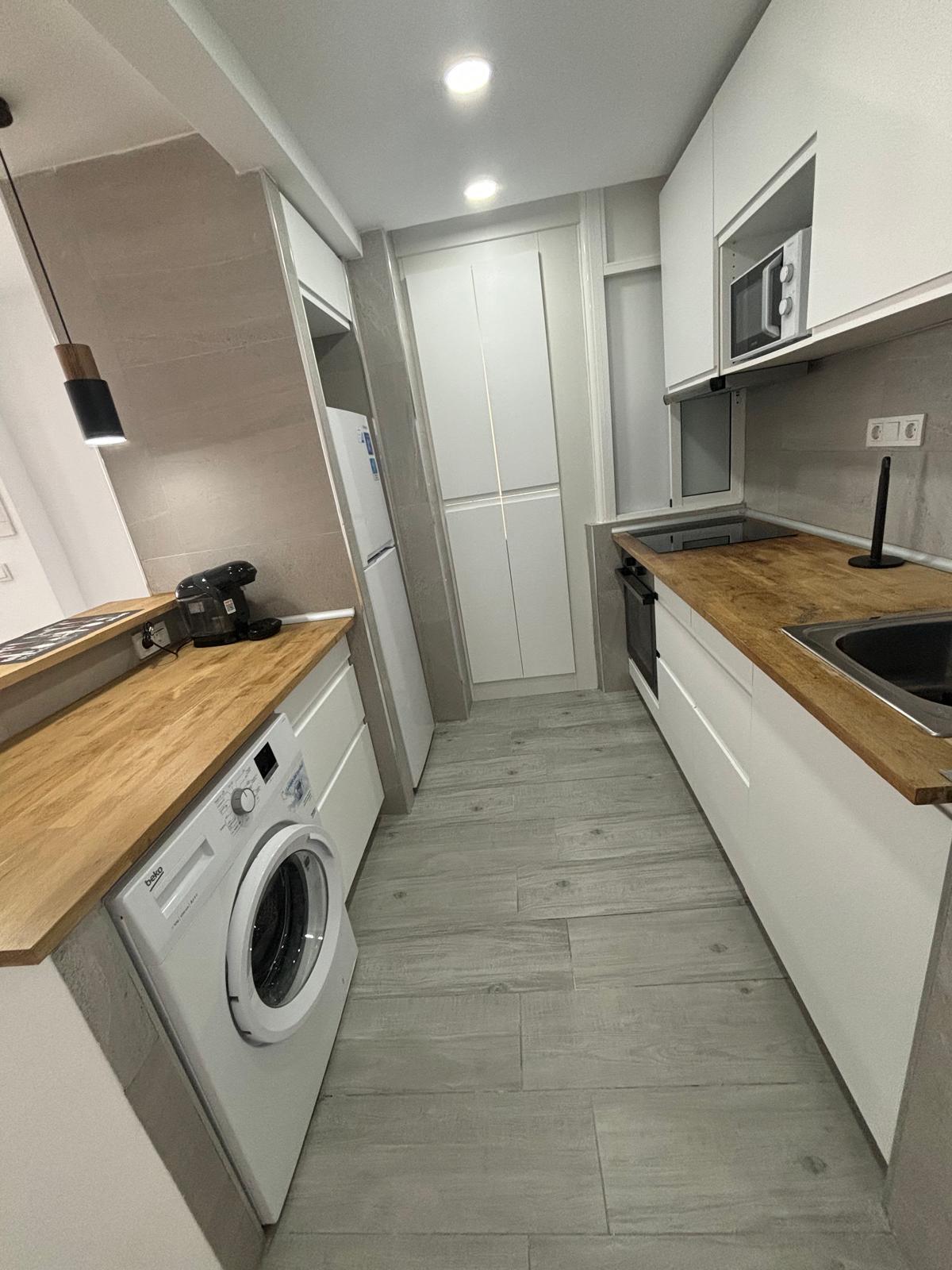 Bright apartment with sea, harbour and leisure area views – fully renovatedThis bright apartment for