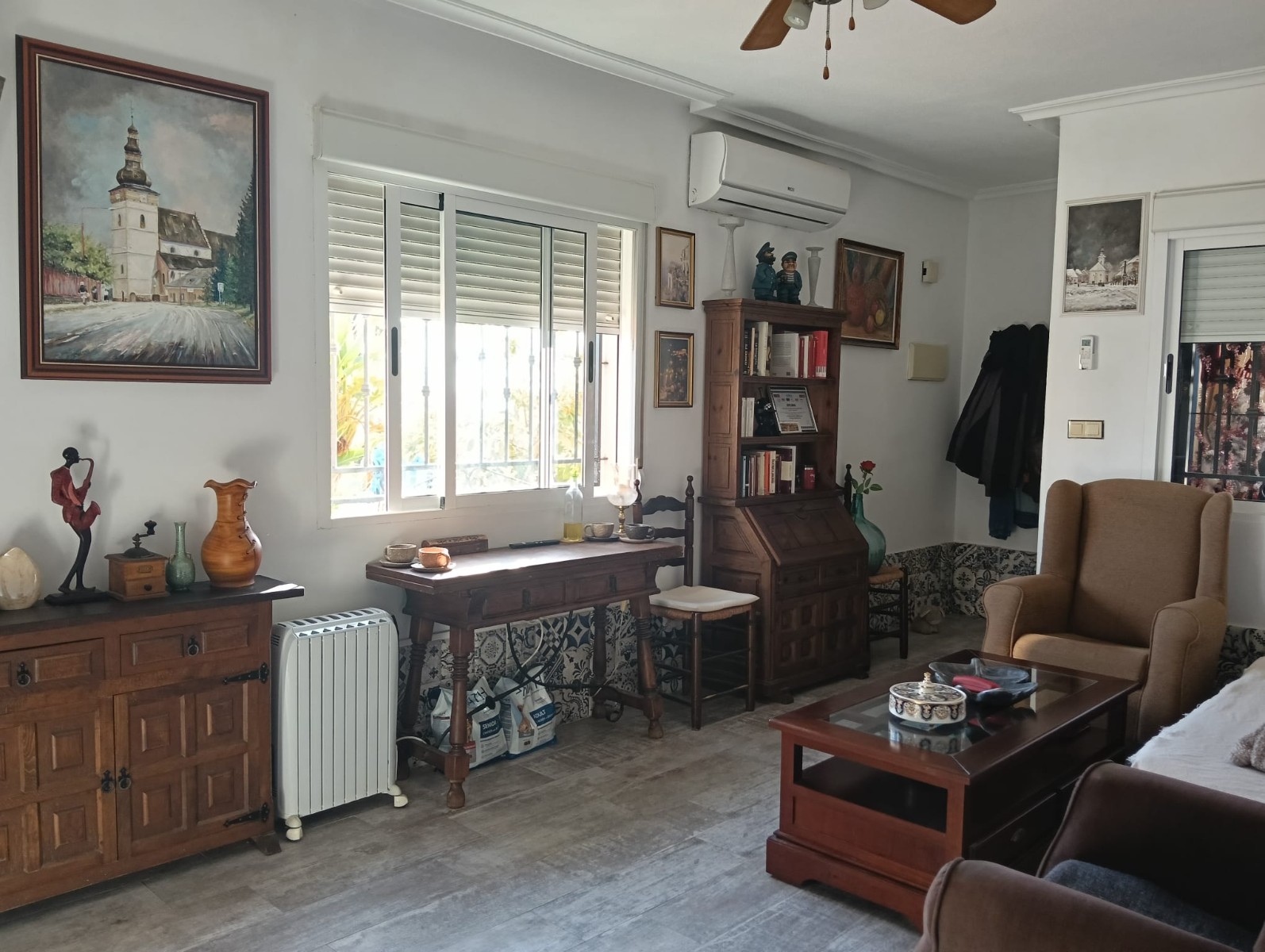 Charming ground-floor apartment in Los Montesinos, a quiet and easily accessible neighborhood, perfe