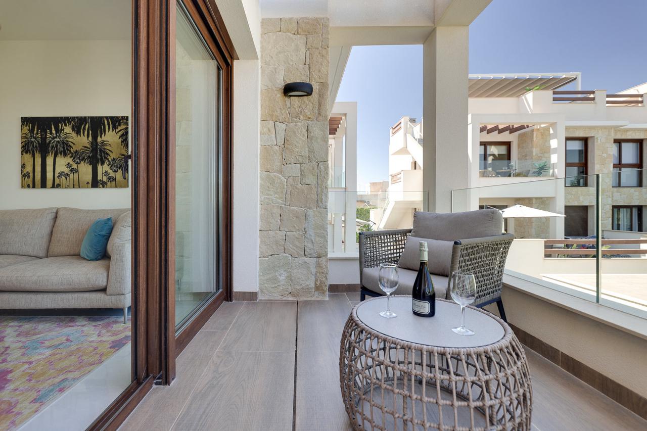 Modern apartment with terrace, pool and garage in Los Balcones, TorreviejaThis modern apartment is l
