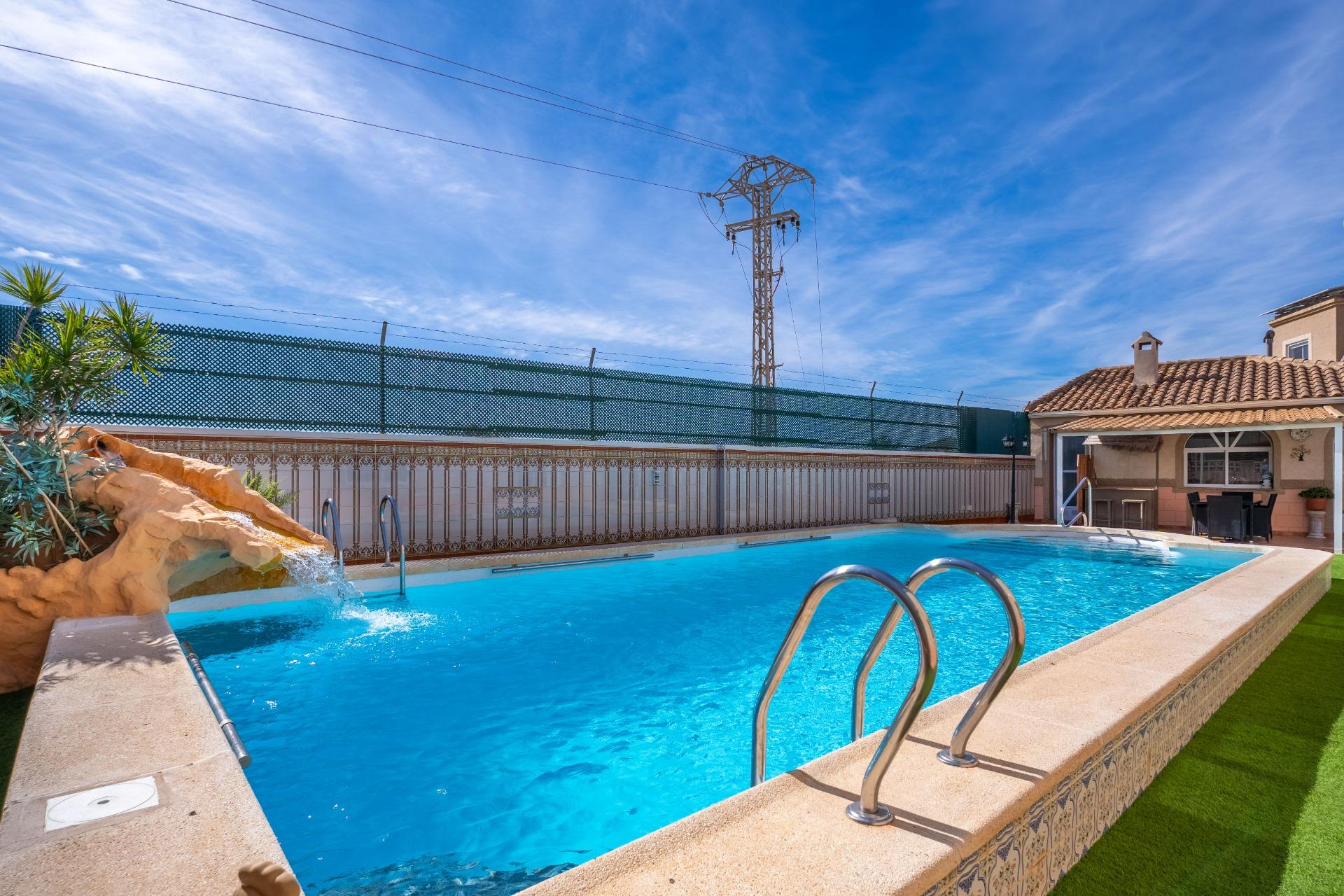 Exterior view in villa for sale in Torrevieja