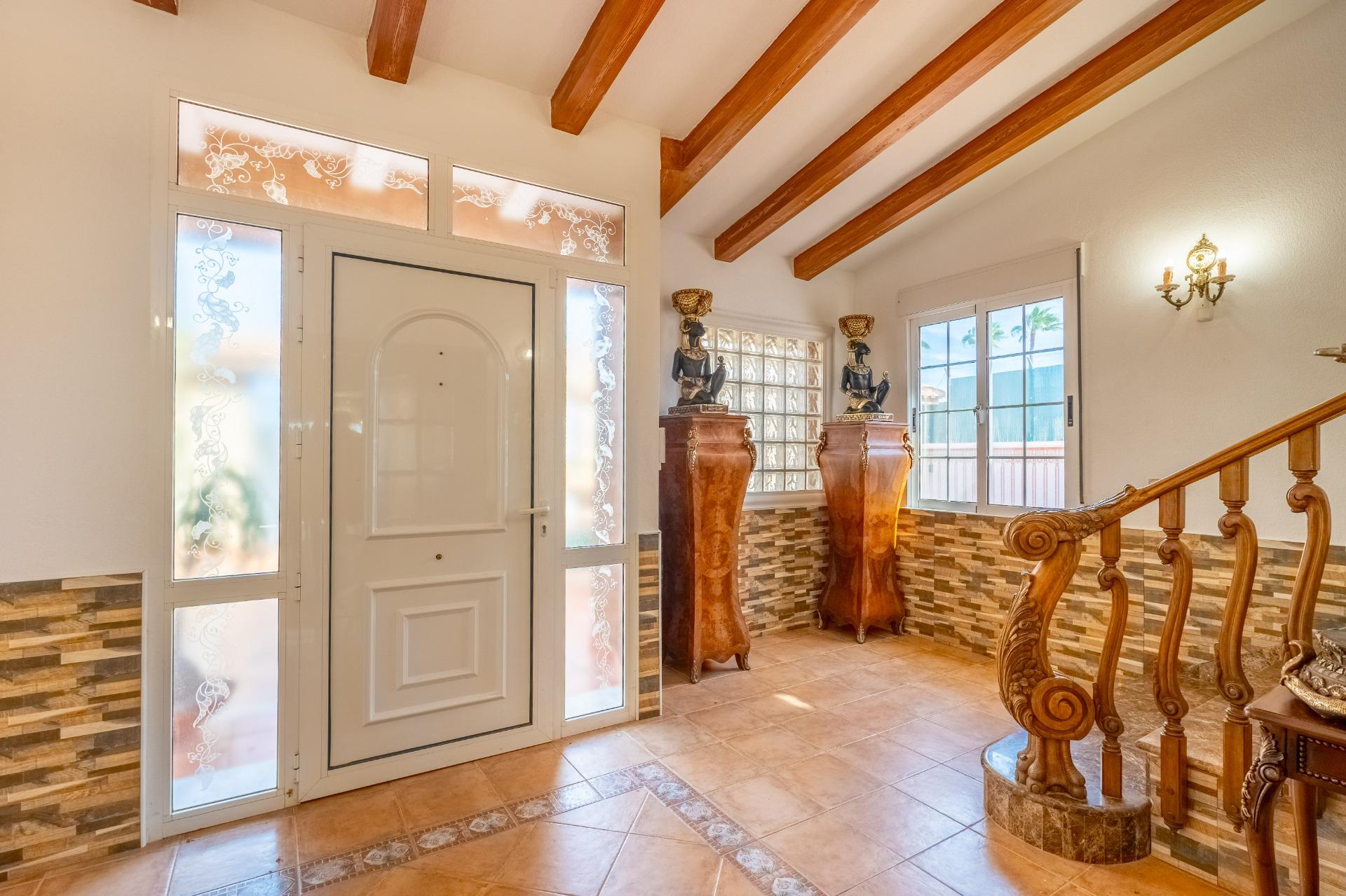 Bathroom in villa for sale in Torrevieja