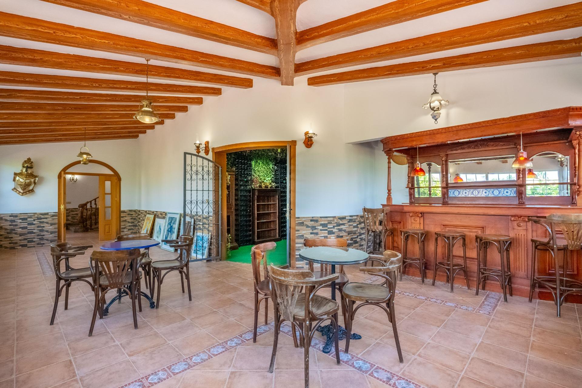 Master bedroom in villa for sale in Torrevieja