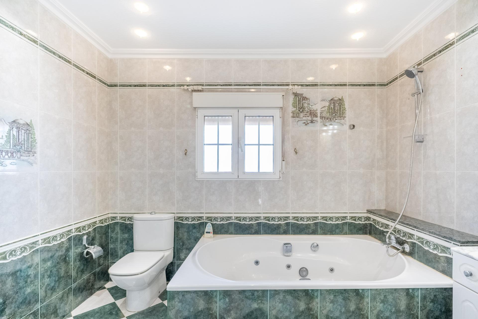 Dining area in villa for sale in Torrevieja