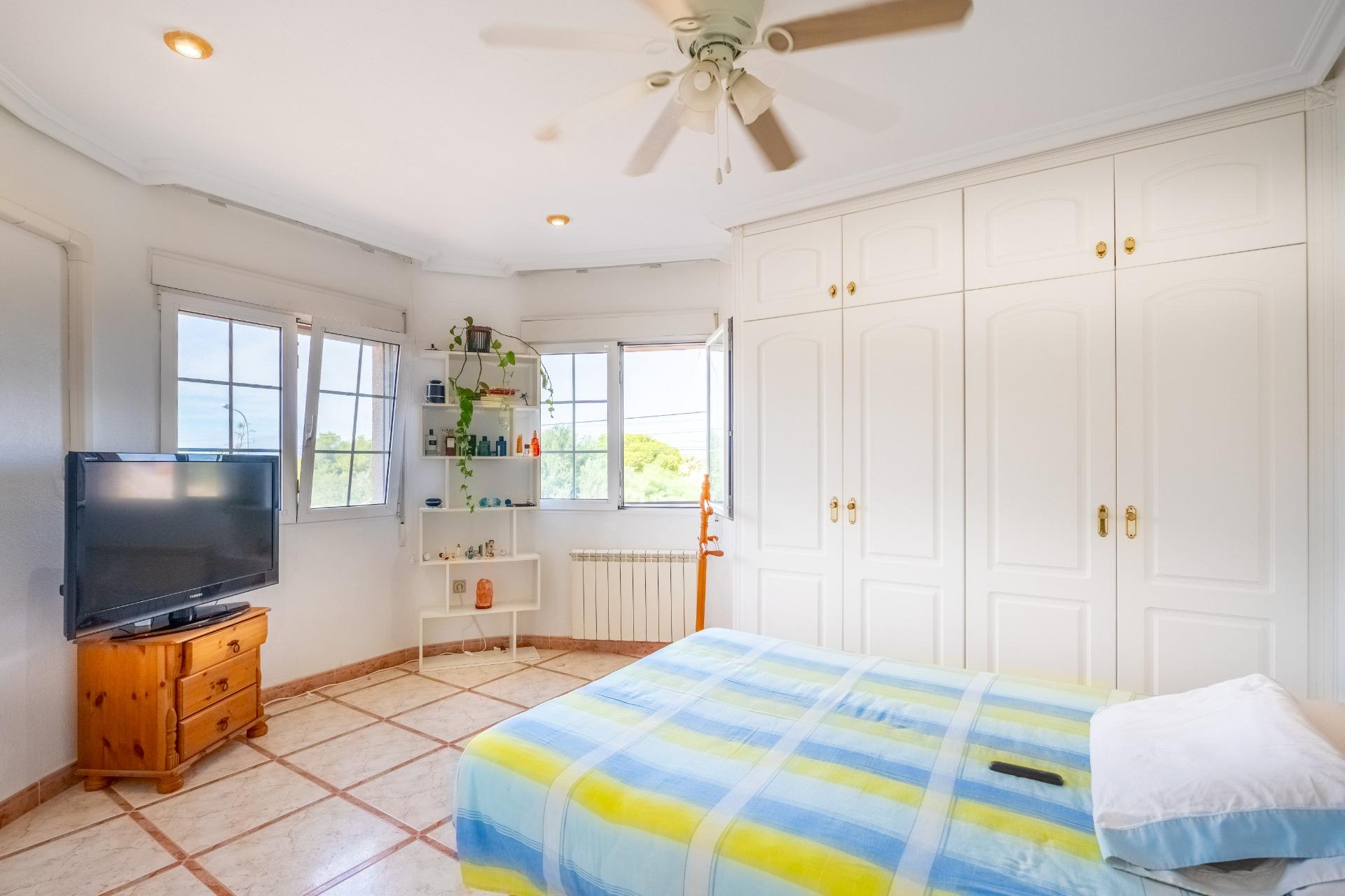 Kitchen in villa for sale in Torrevieja