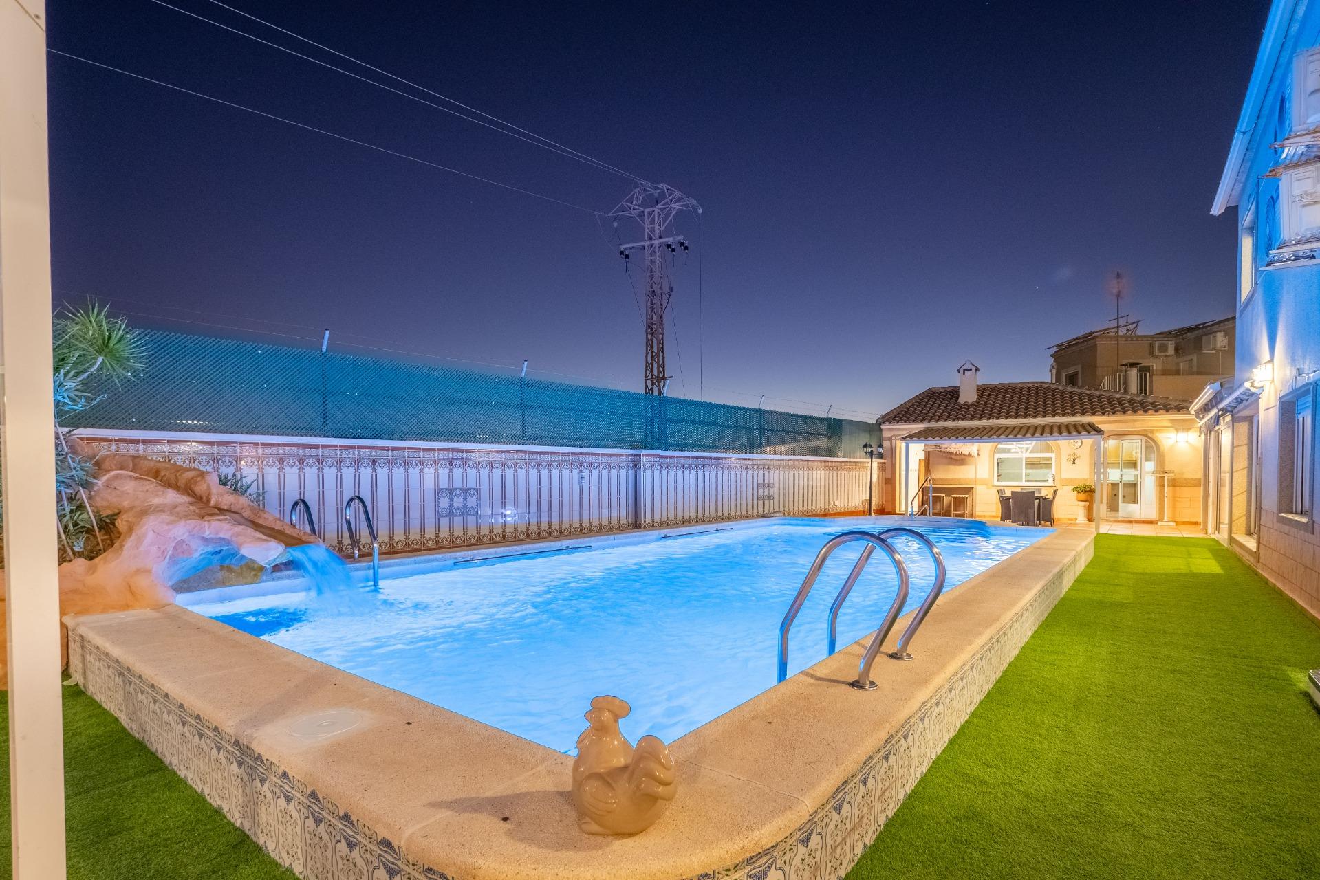 Garden in villa for sale in Torrevieja