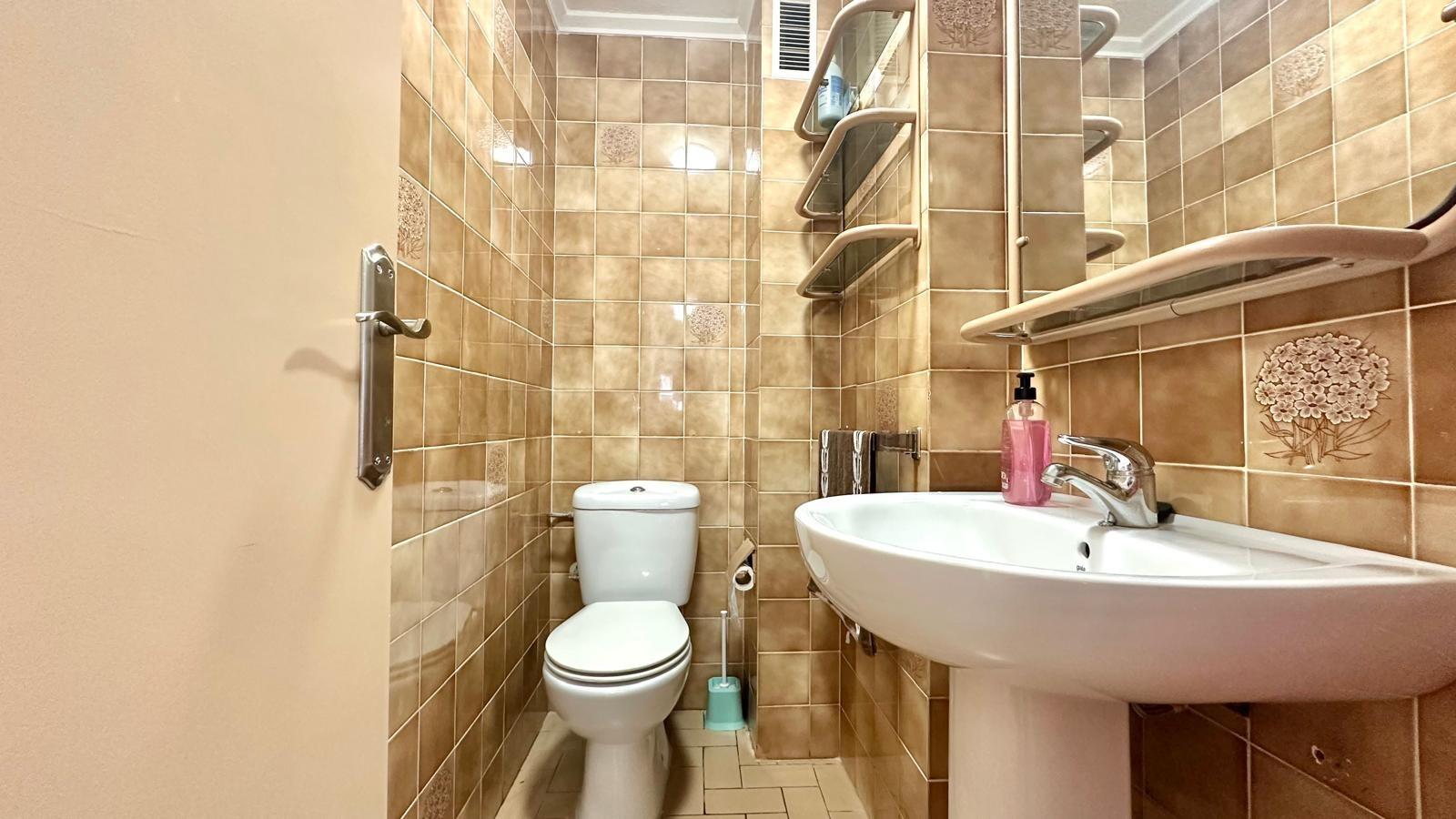 Bathroom in penthouse for sale in Torrevieja