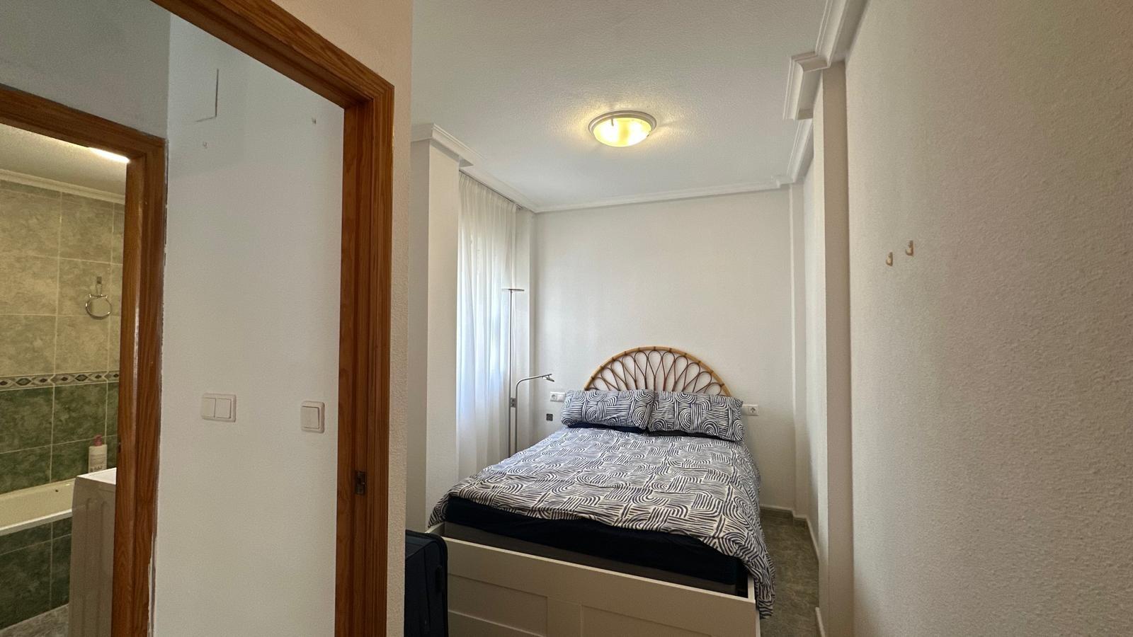 Bedroom in apartment for sale in Torrevieja