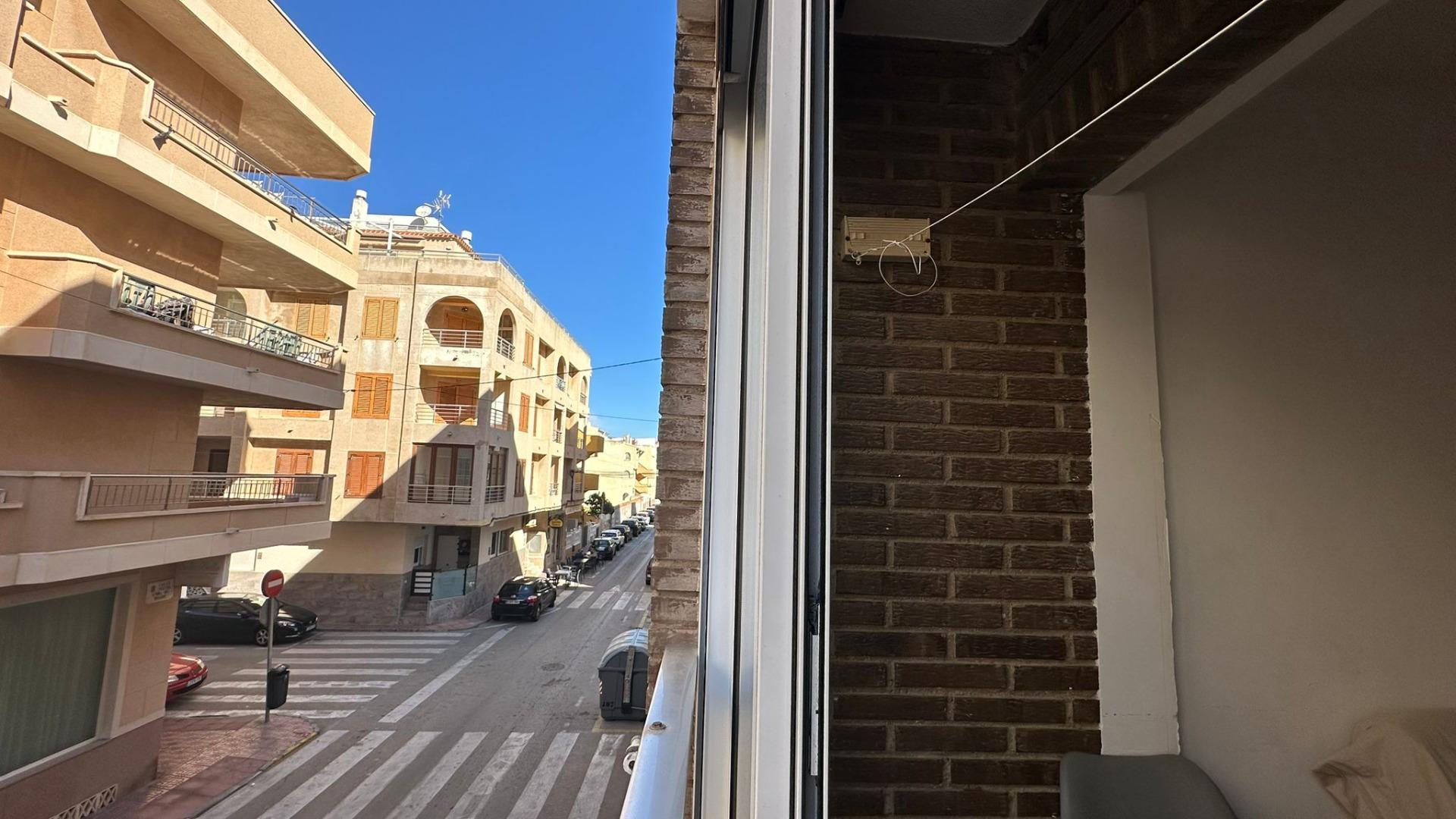 Bedroom in apartment for sale in Torrevieja