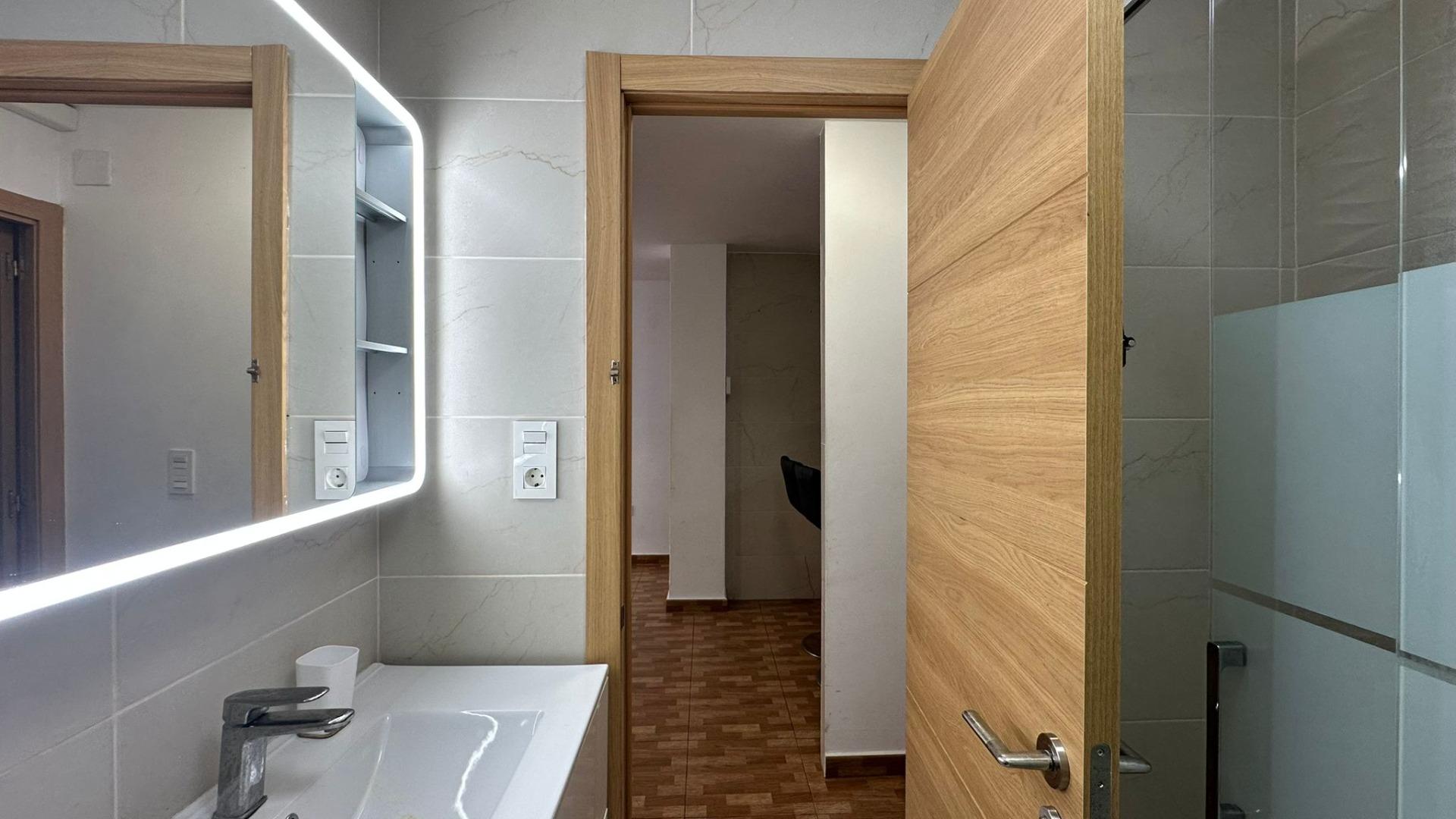 Bedroom in apartment for sale in Torrevieja