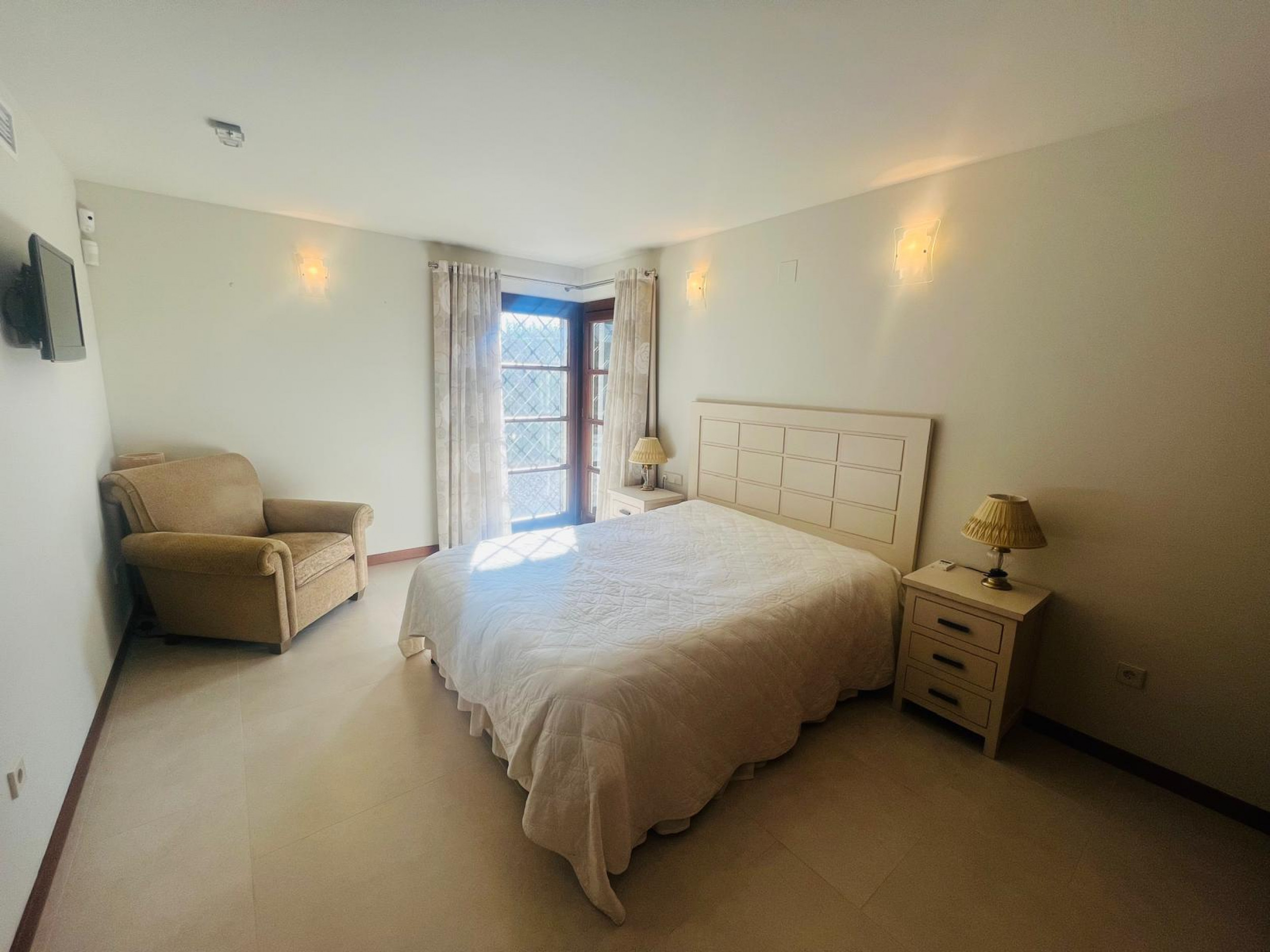 Pool area in villa for sale in Sucina