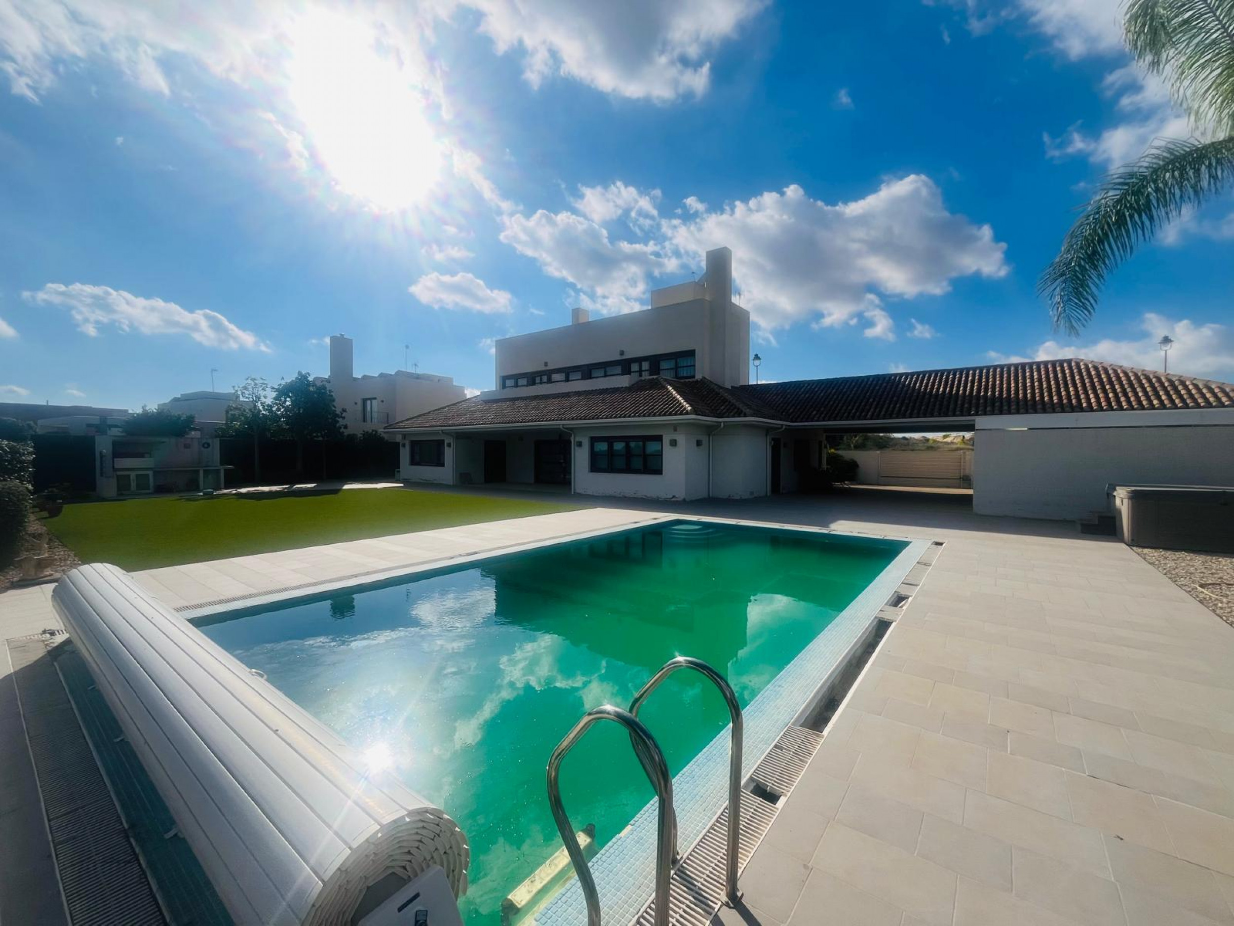 Garden in villa for sale in Sucina