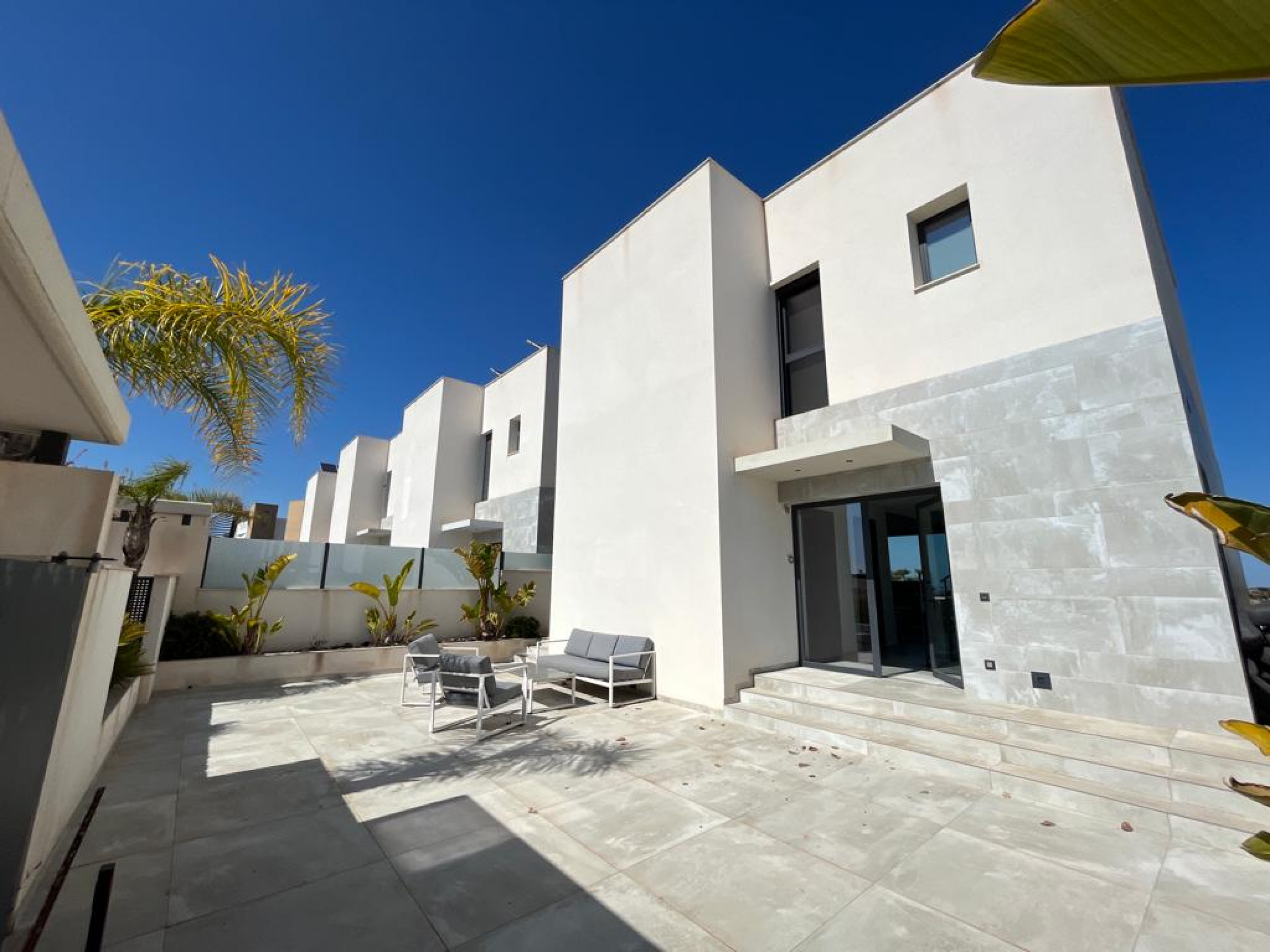 Pool area in villa for sale in Rojales
