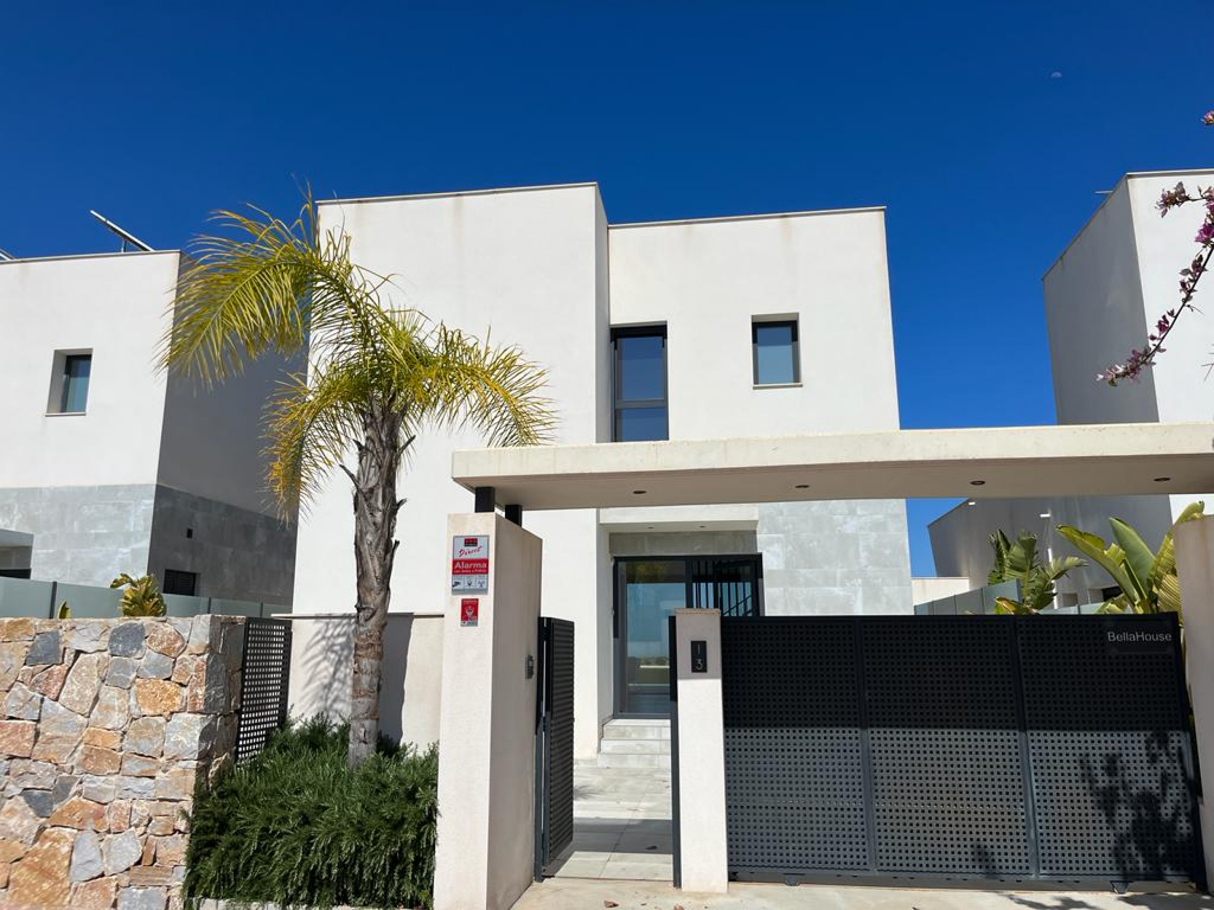 Garden in villa for sale in Rojales