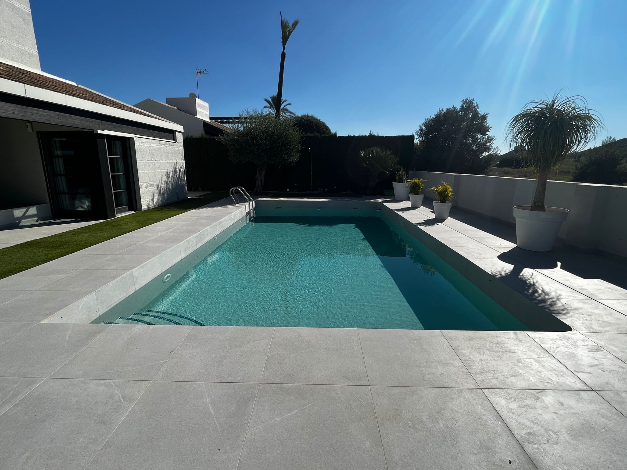Garden in villa for sale in Sucina
