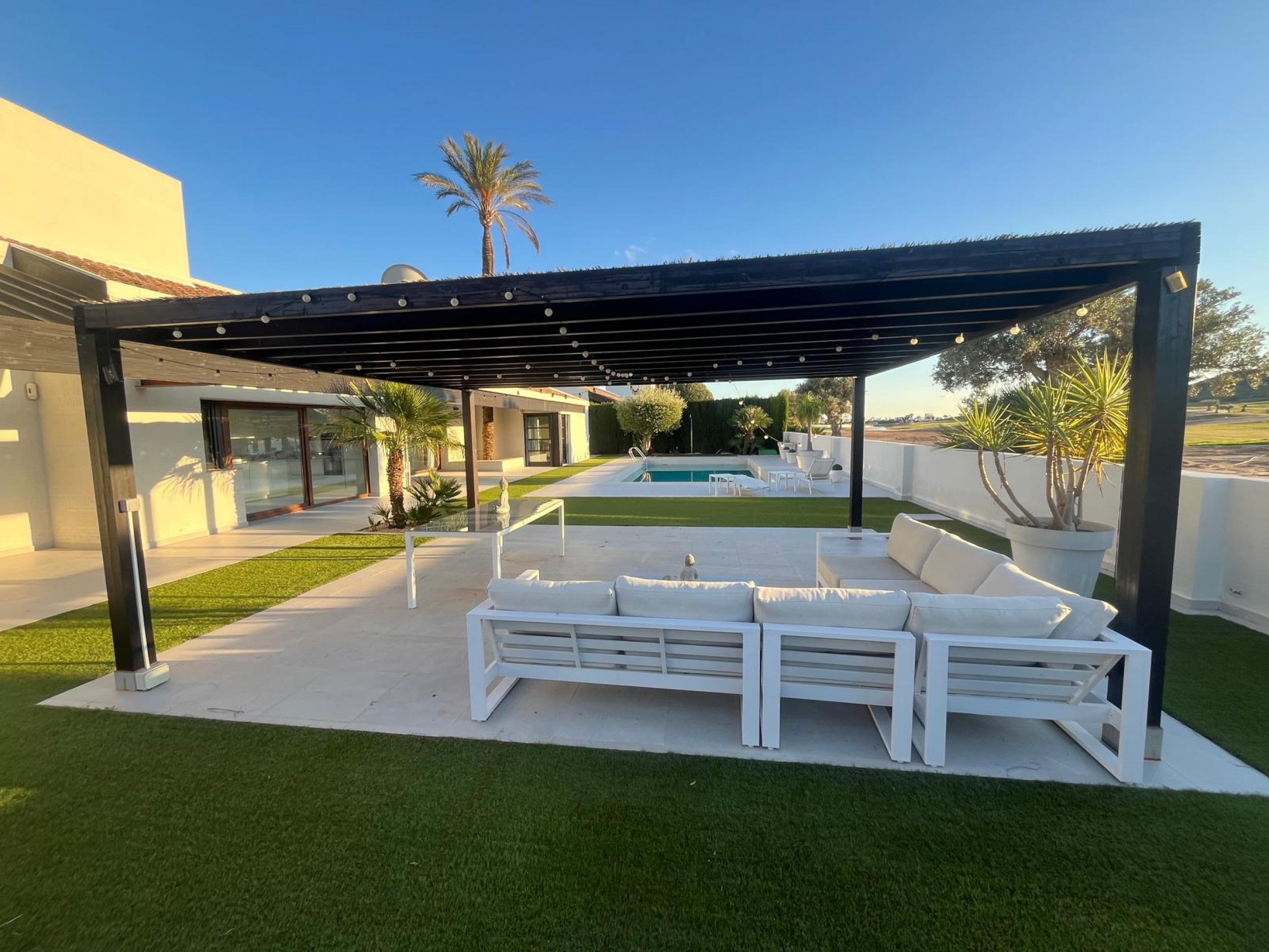 Master bedroom in villa for sale in Sucina