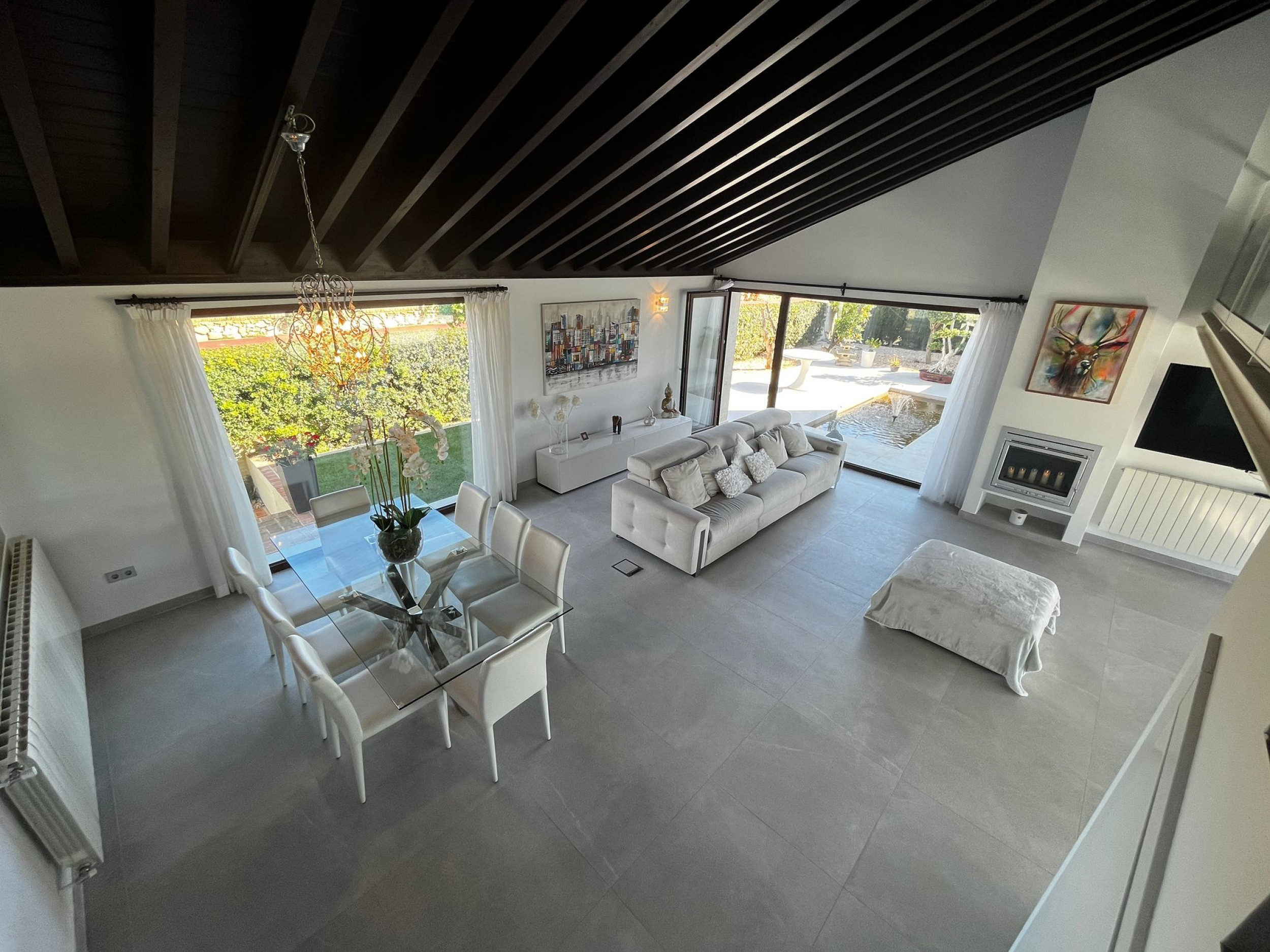 Outstanding south west facing detached Villa Zambra on a 1,000 m2 plot which overlooks the 18th fair