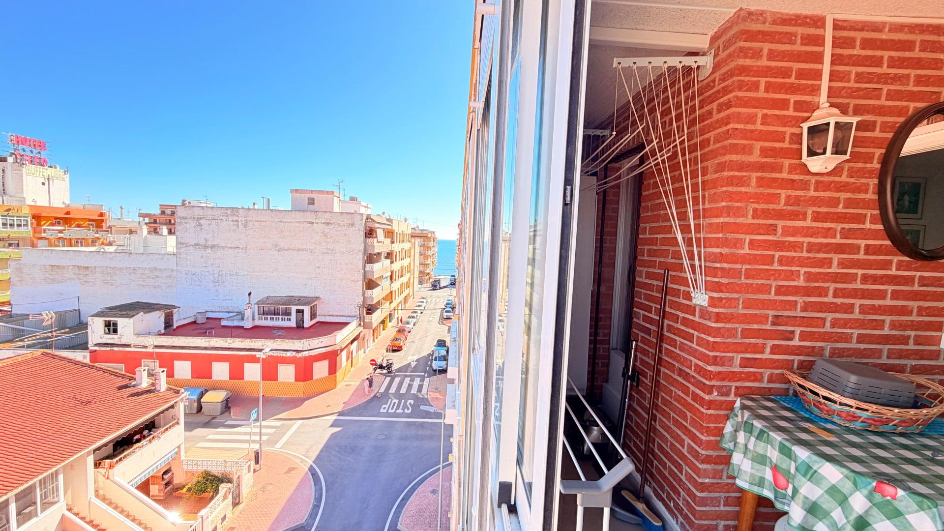 Kitchen in apartment for sale in Torrevieja