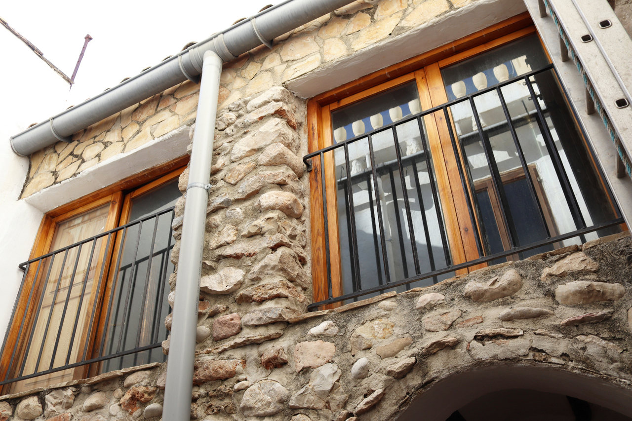 Master bedroom in terraced for sale in Jalón