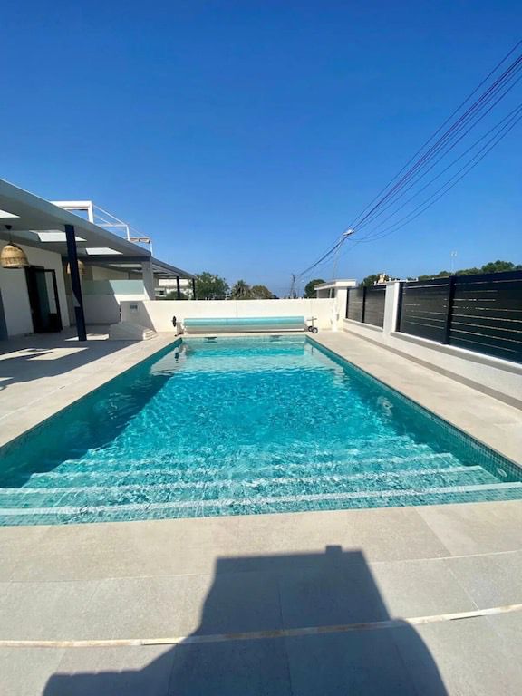 Fully Renovated Luxury Villa in Los Balcones – TorreviejaPremium location | Security | Privacy | Eve