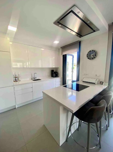 Garden in villa for sale in Los Balcones