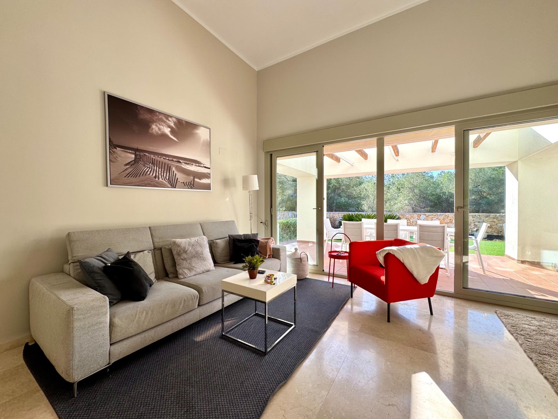 Bedroom in villa for sale in Orihuela