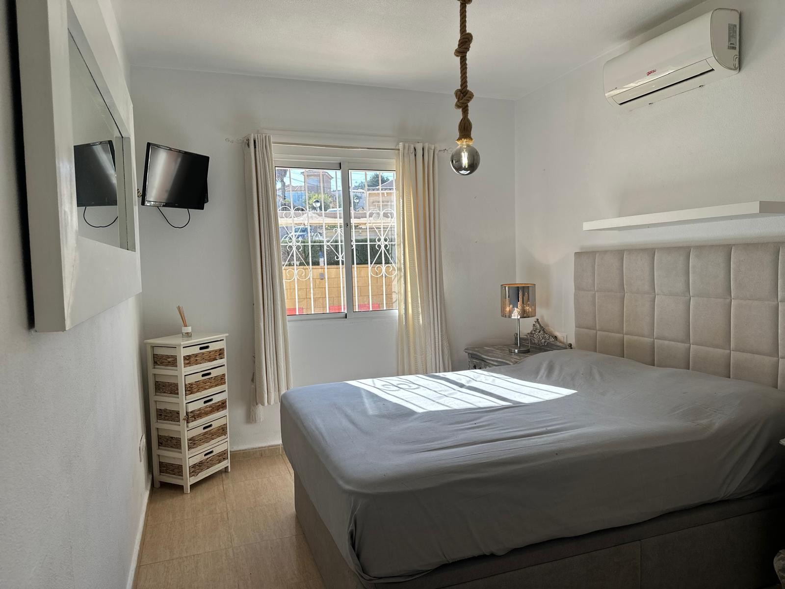Bedroom in apartment for sale in San Miguel de Salinas