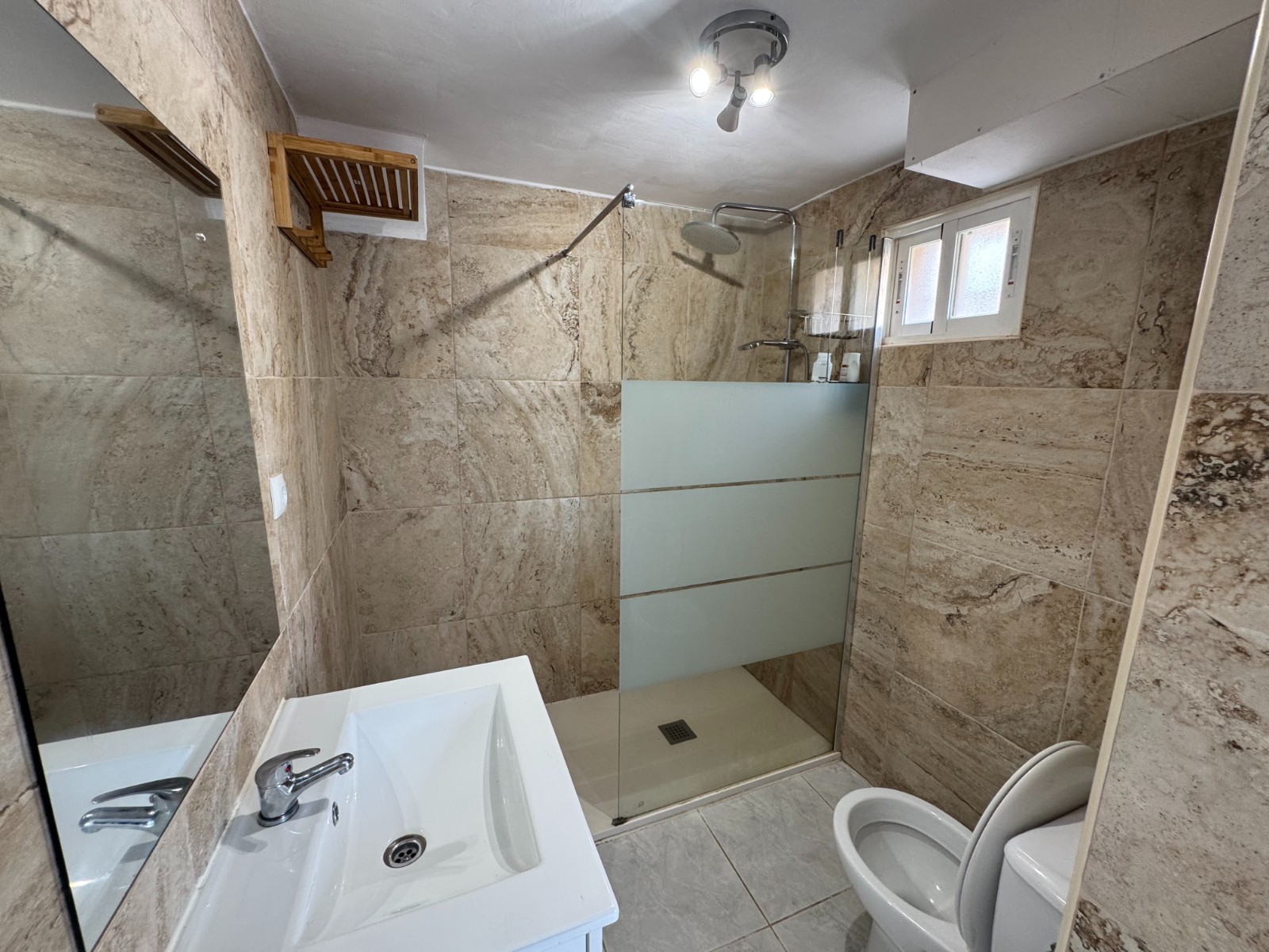 Bathroom in apartment for sale in San Miguel de Salinas