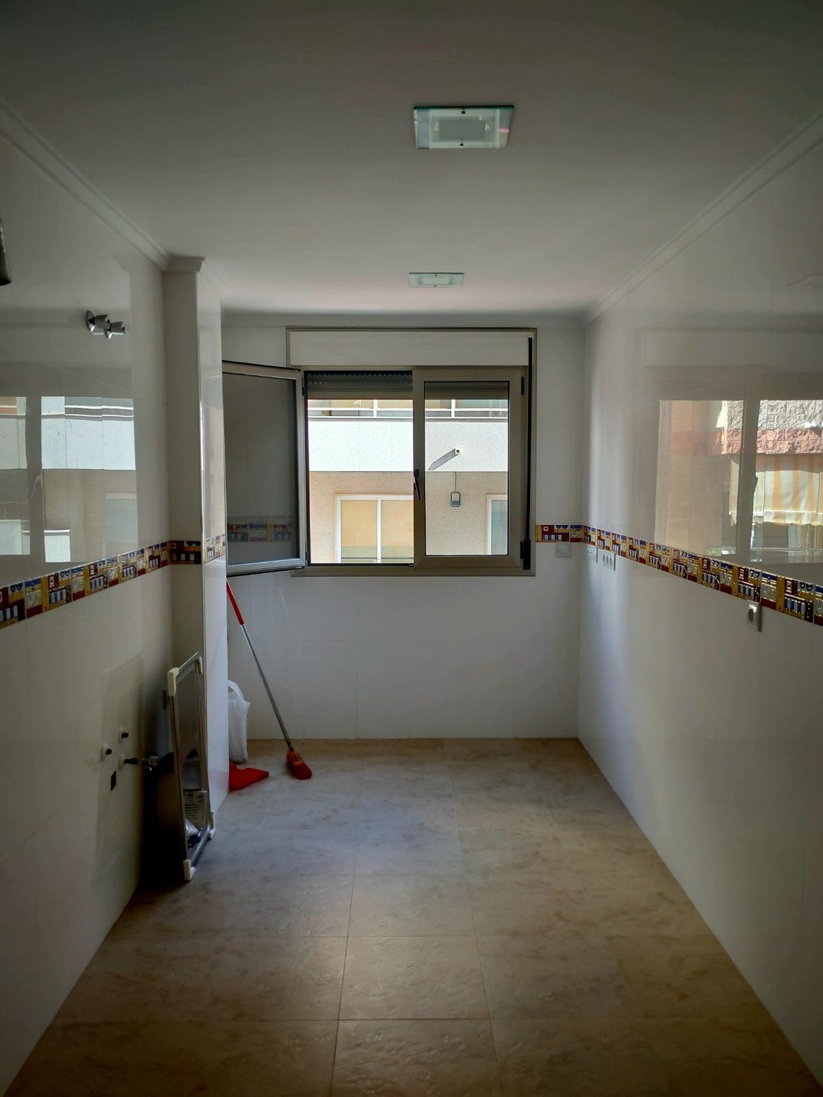 Bedroom in apartment for sale in Torrevieja