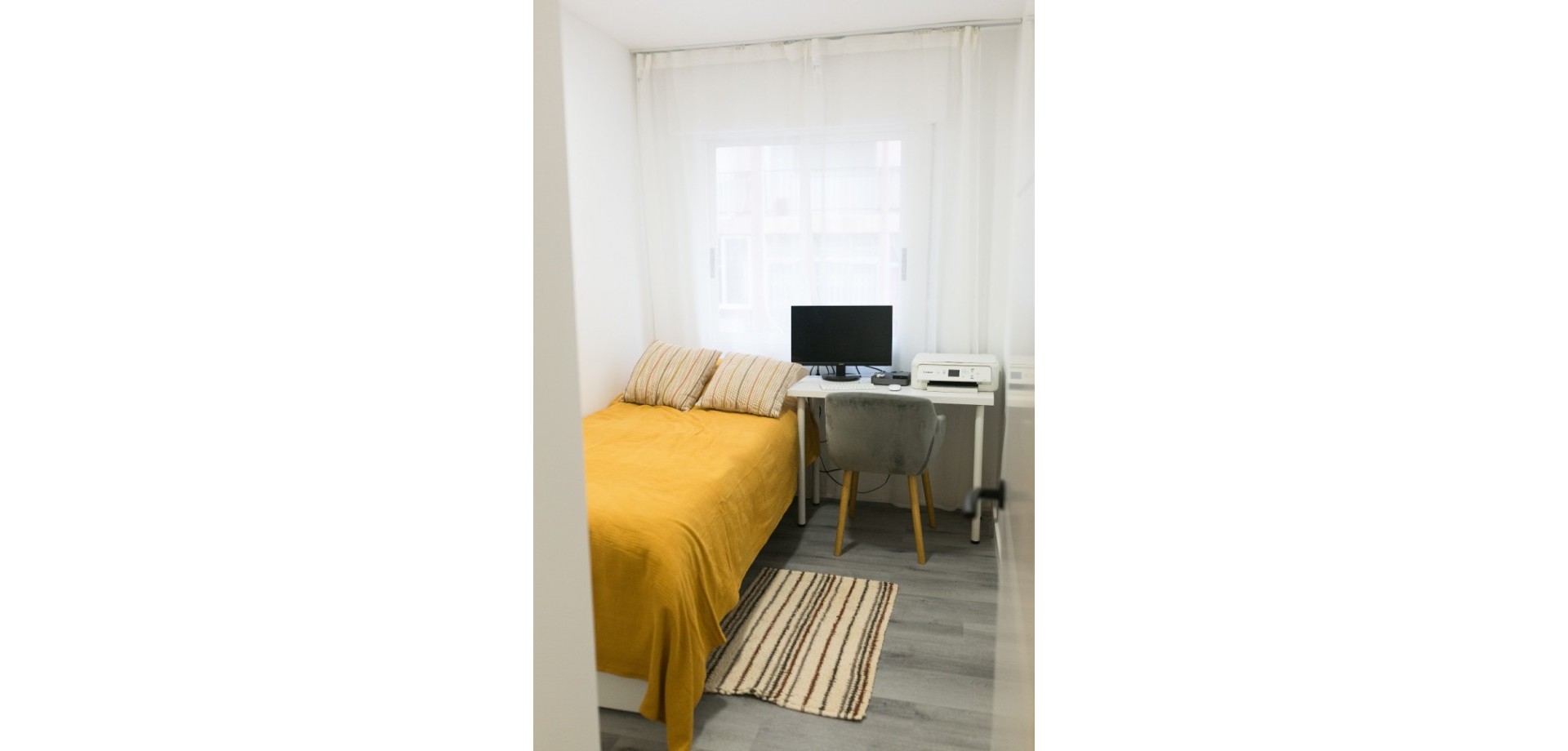 Bedroom in apartment for sale in Torrevieja