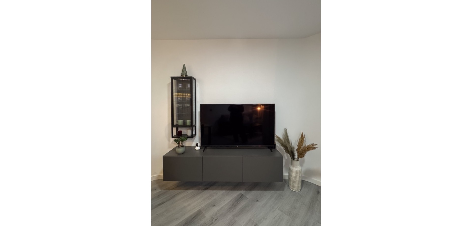 Master bedroom in apartment for sale in Torrevieja